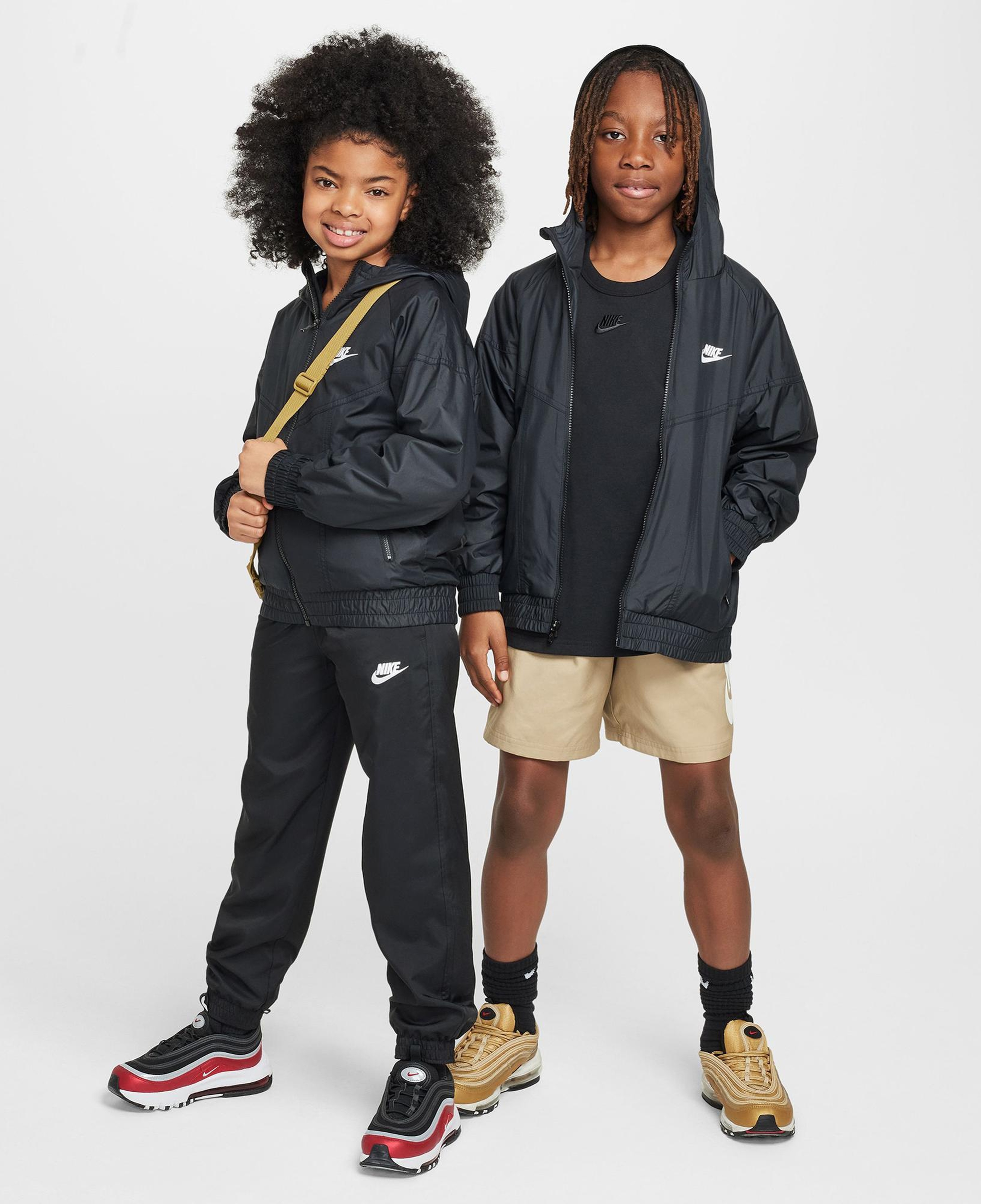 Nike Sportswear Windrunner Çocuk Siyah Yağmurluk