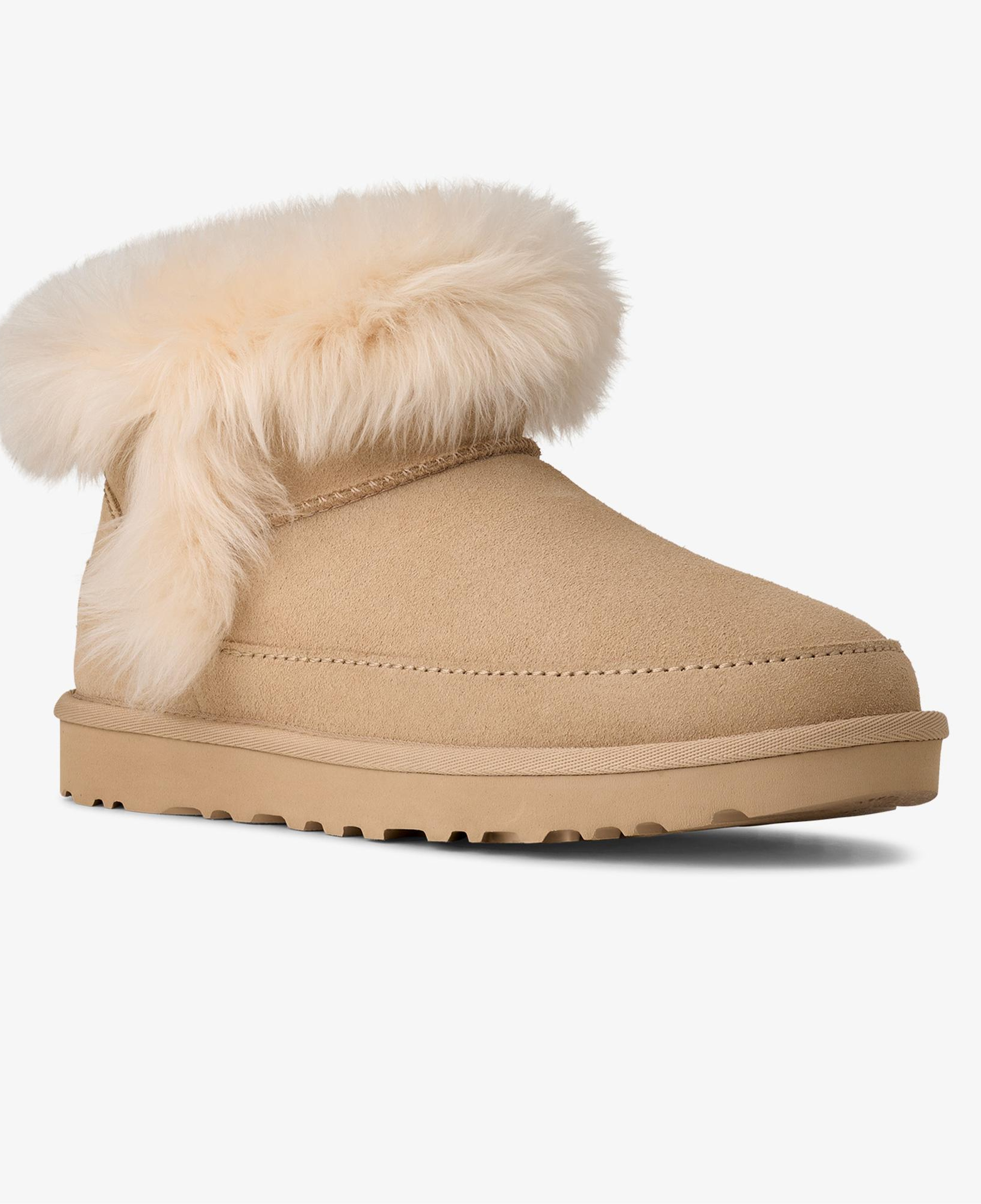 UGG Classic Ultra Mini Chalet Kadın Bej Bot