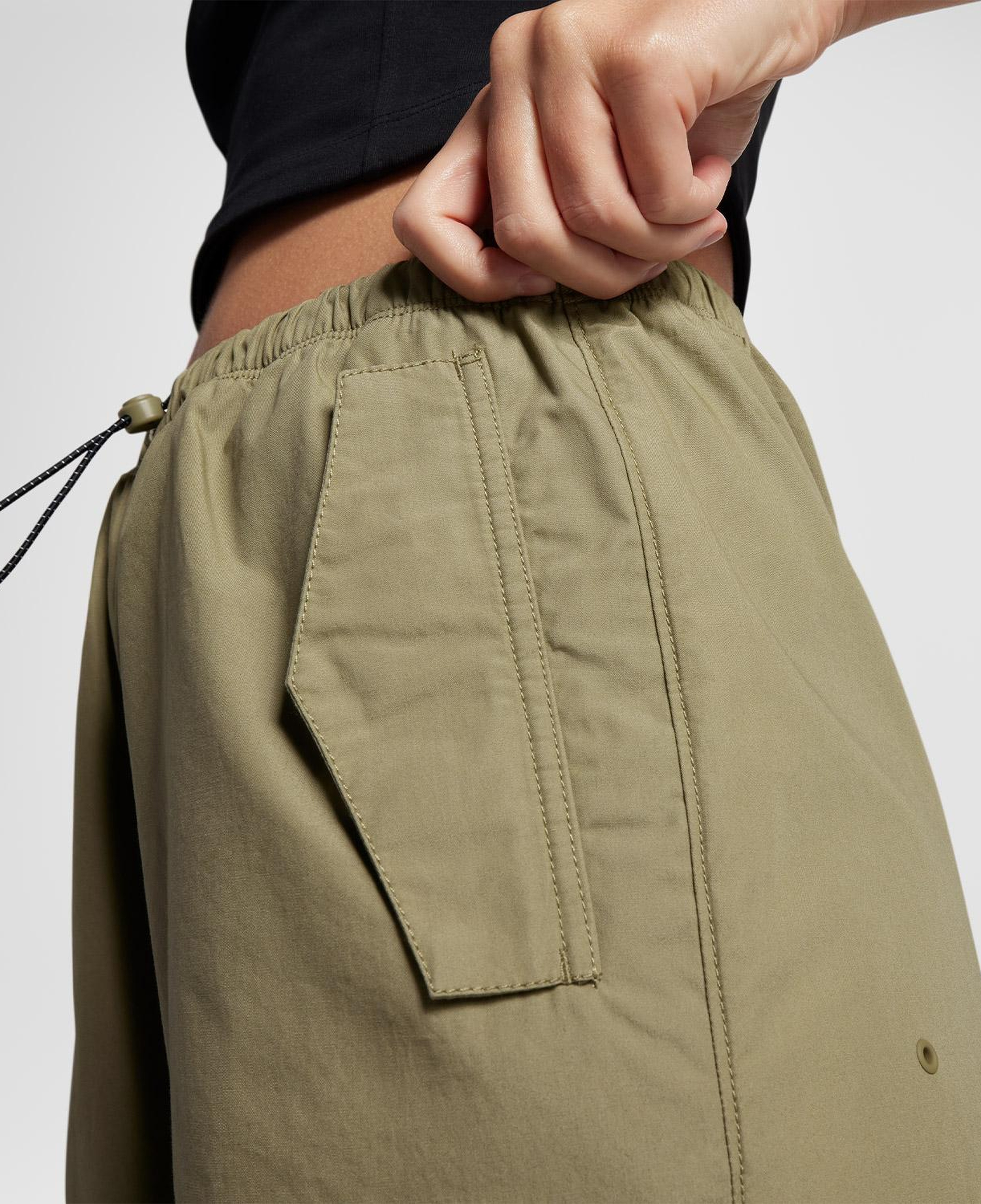 Converse Kadın Haki Paraşüt Pantolon