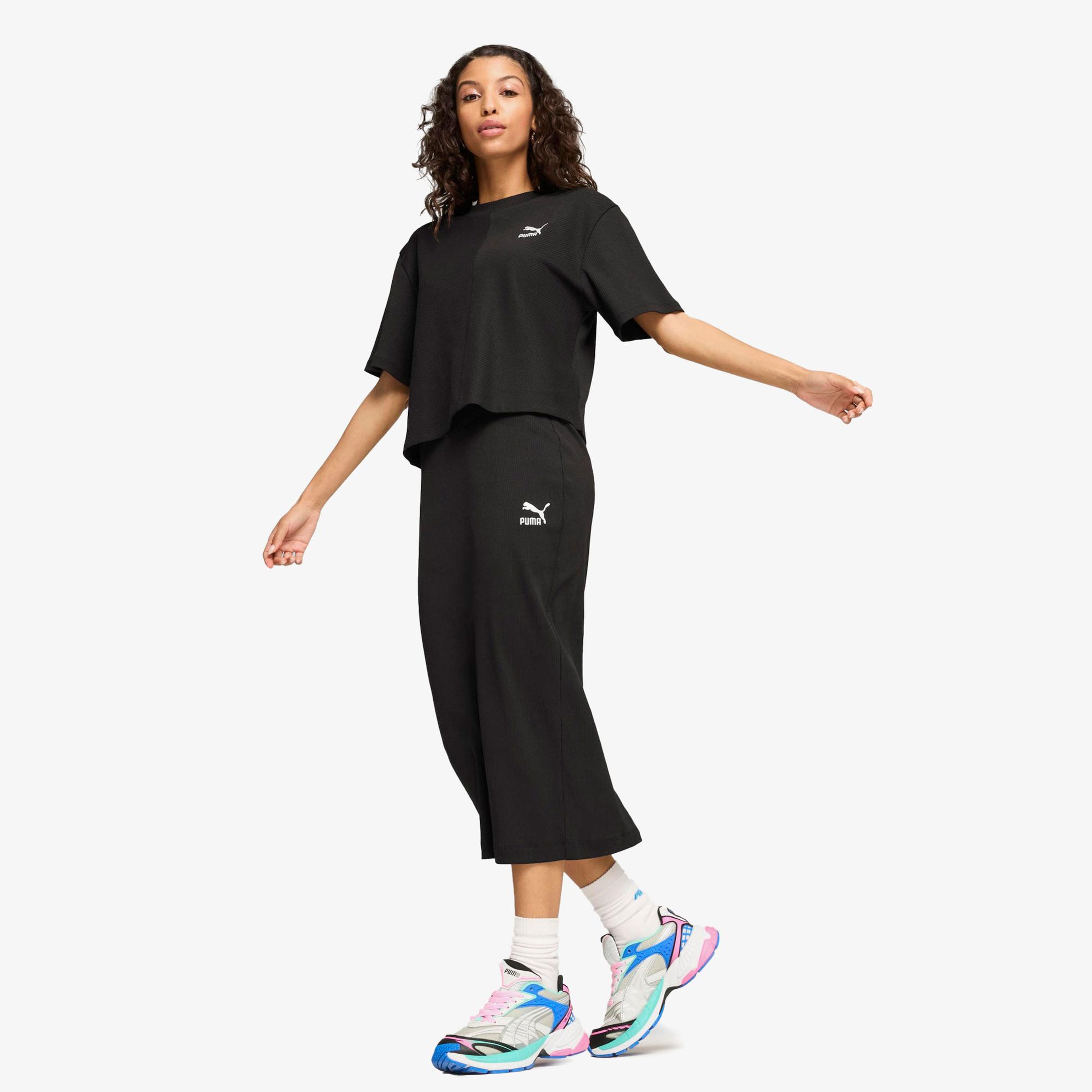 Puma Classıcs Ribbed Relaxed Kadın Siyah T-Shirt