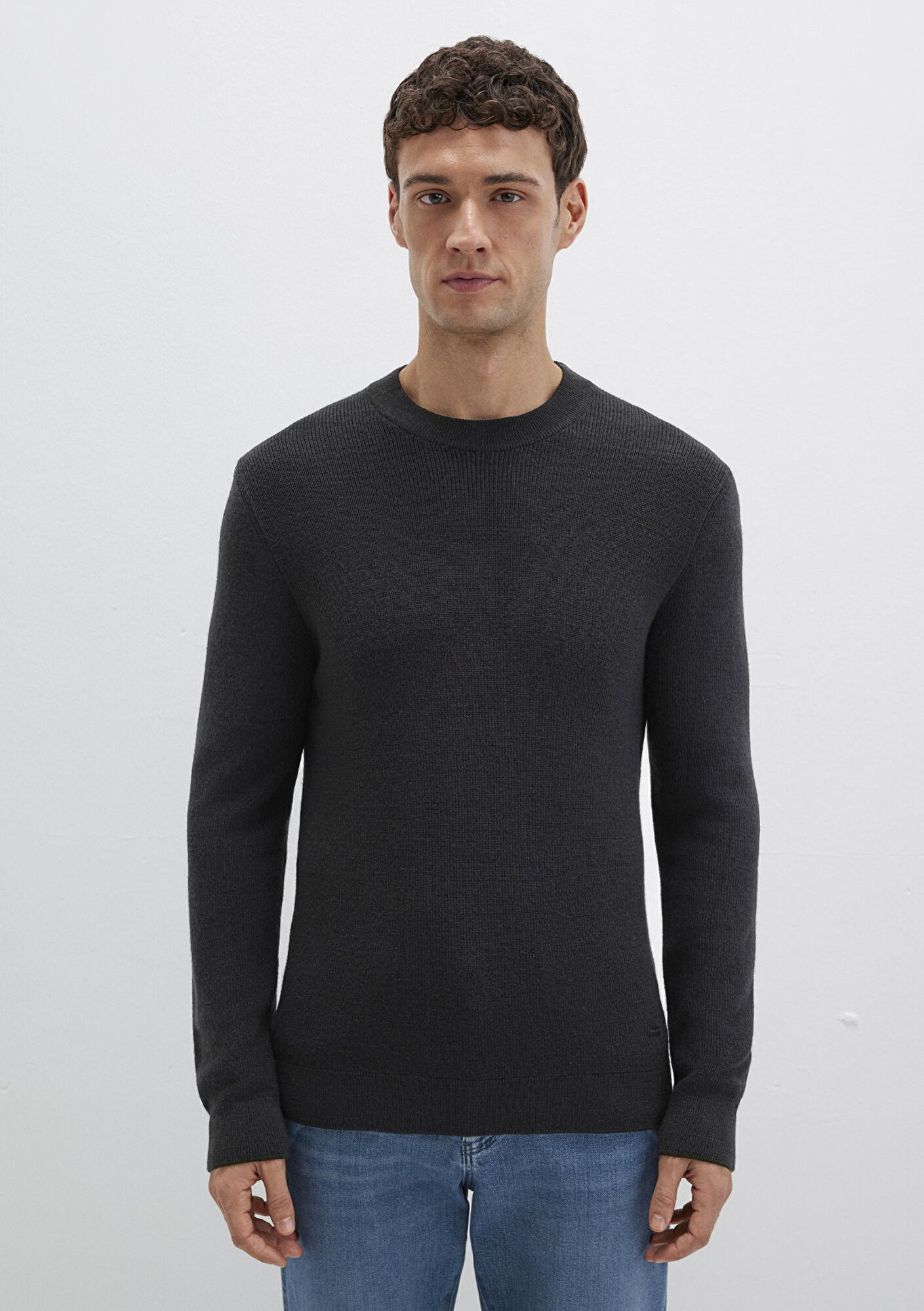 Mavi Yün Karışımlı Siyah Kazak Slim Fit / Dar Kesim 0710291-900