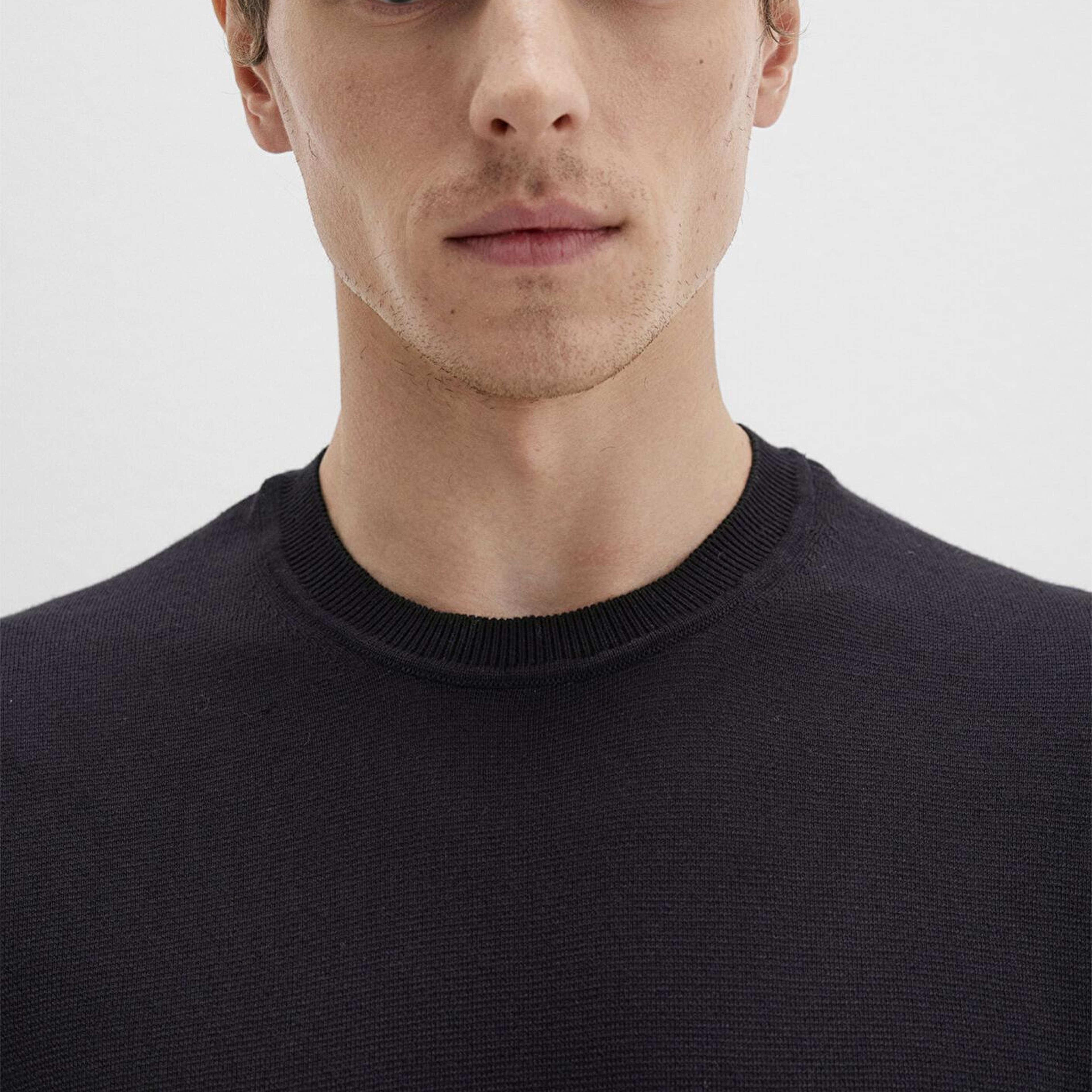 Mavi Kısa Kollu Siyah Triko Tişört Regular Fit / Normal Kesim 0710312-900