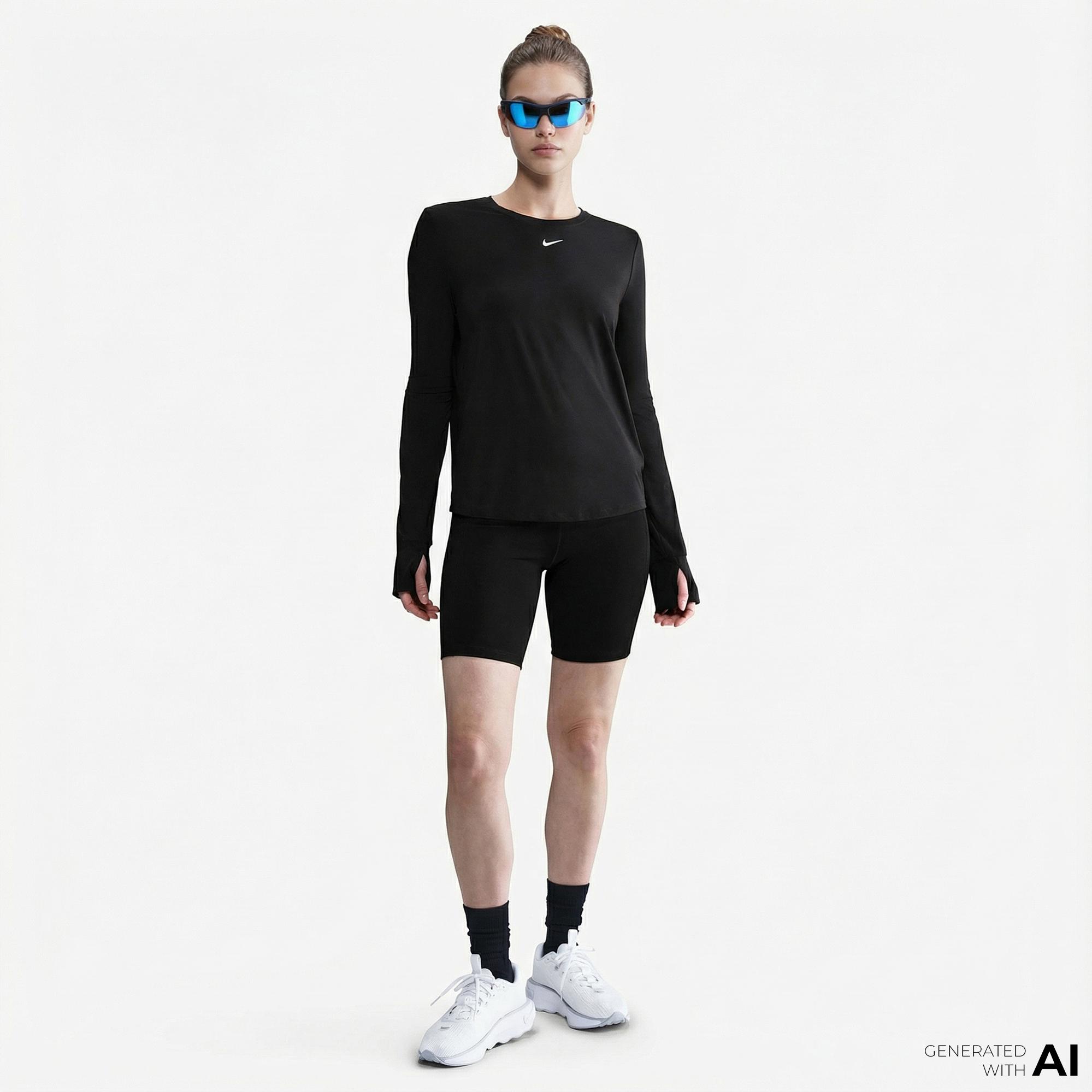 Nike One Classic Dri-Fit Kadın Siyah T-Shirt