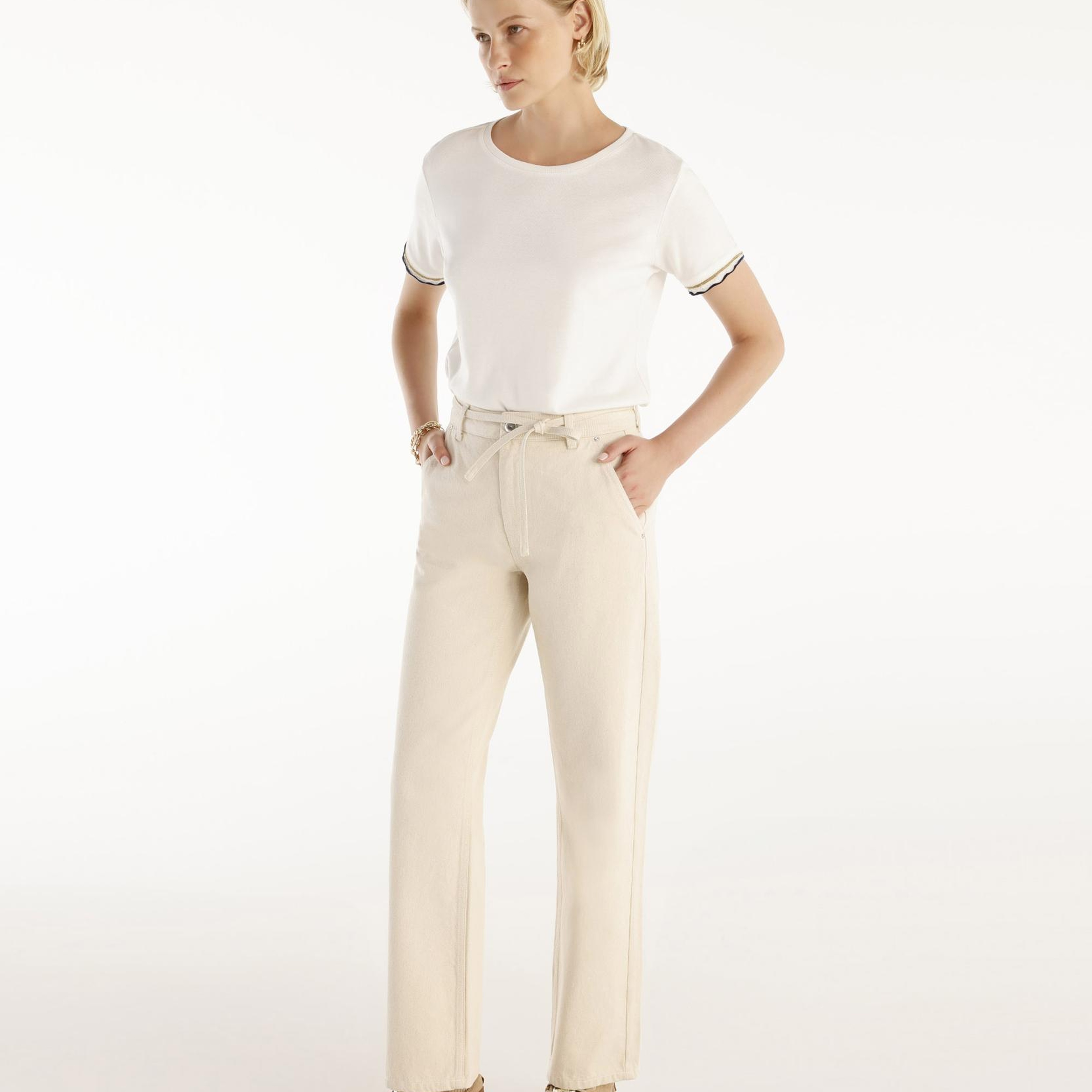 YARGICI Rahat Kalıp Kemer Detaylı Denim Pantolon