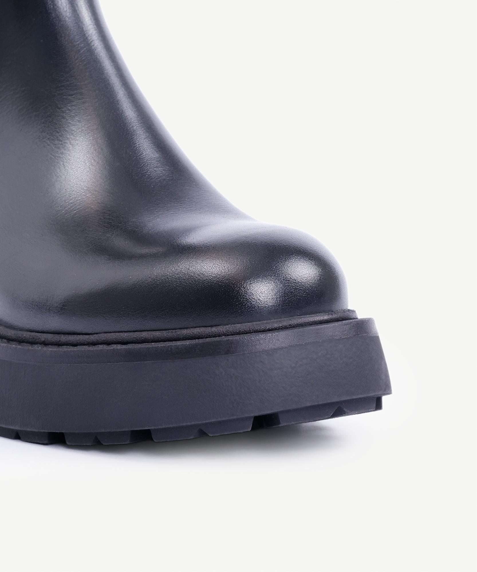 YARGICI Lastikli Ve Tokalı Deri Bot