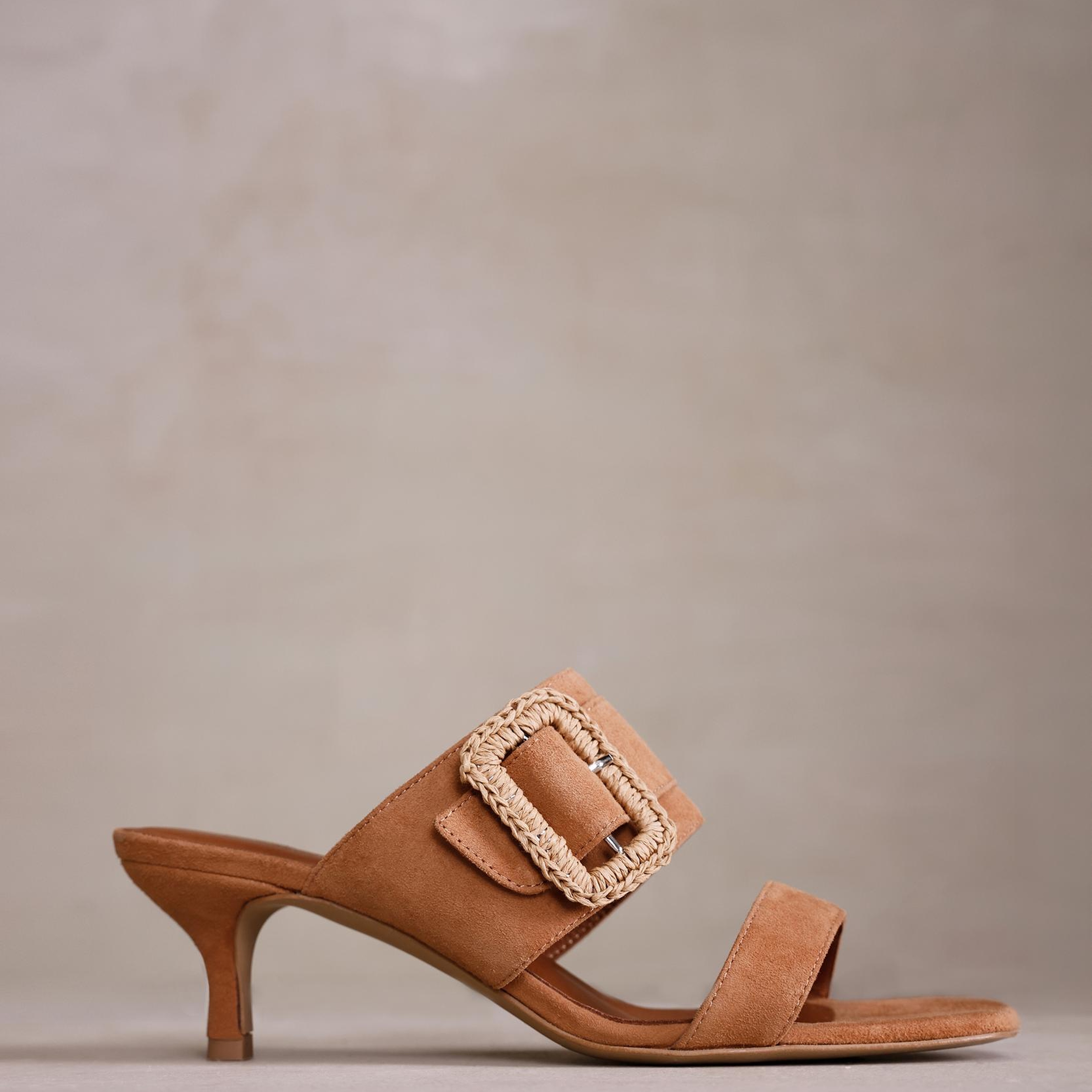 YARGICI Toka Detaylı Deri Topuklu Terlik