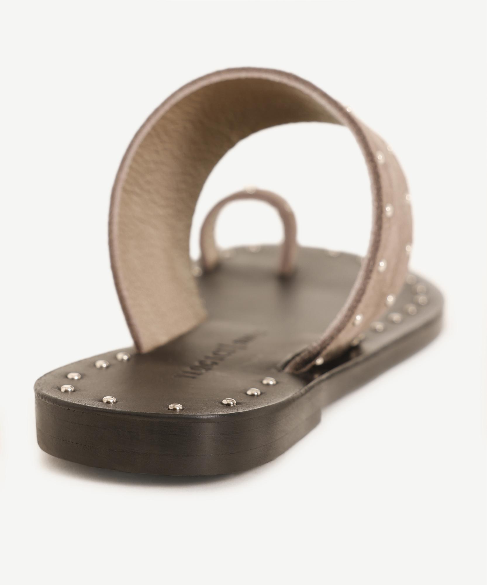 YARGICI Zımba Detaylı Deri Terlik