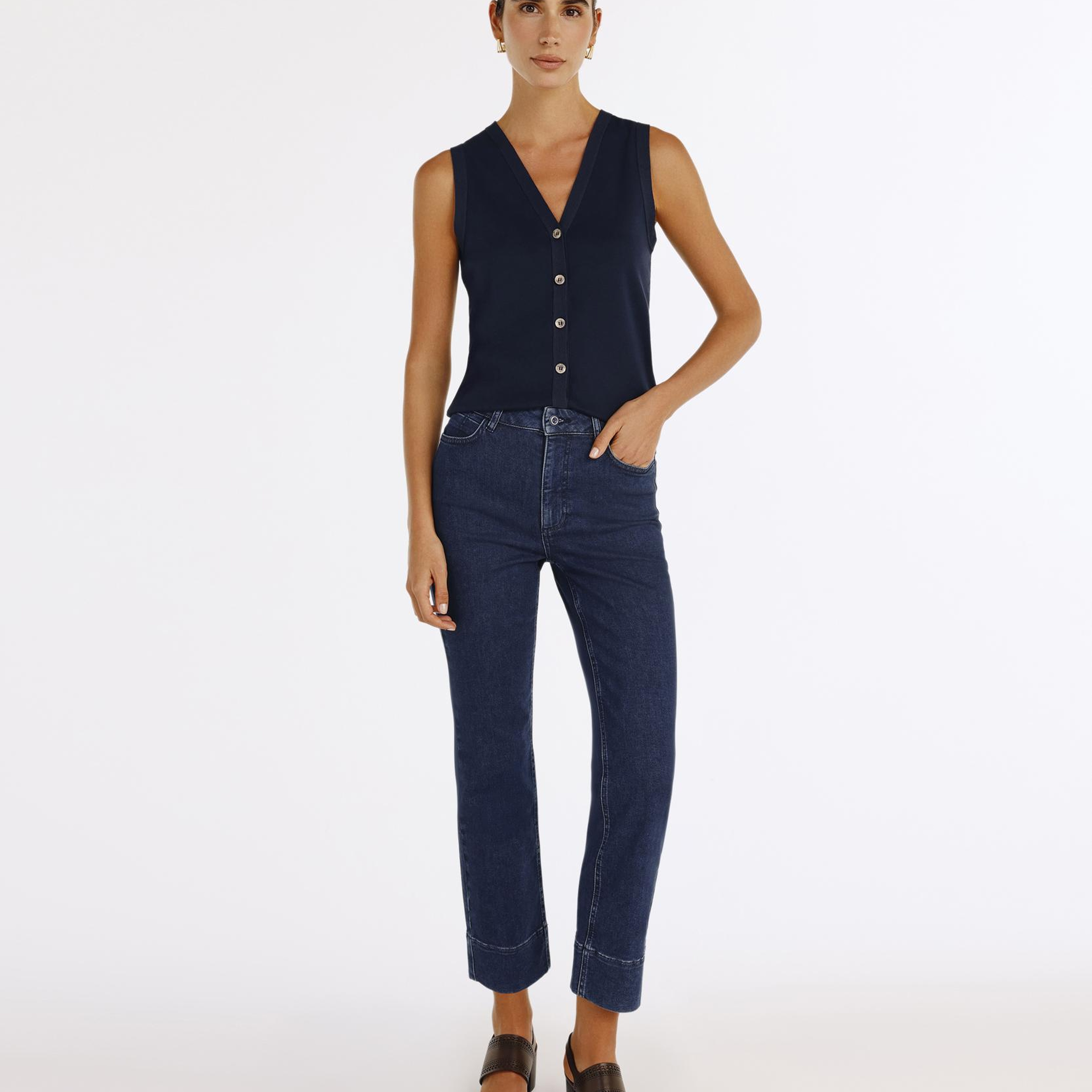 YARGICI V Yaka Önden Düğmeli Hırka