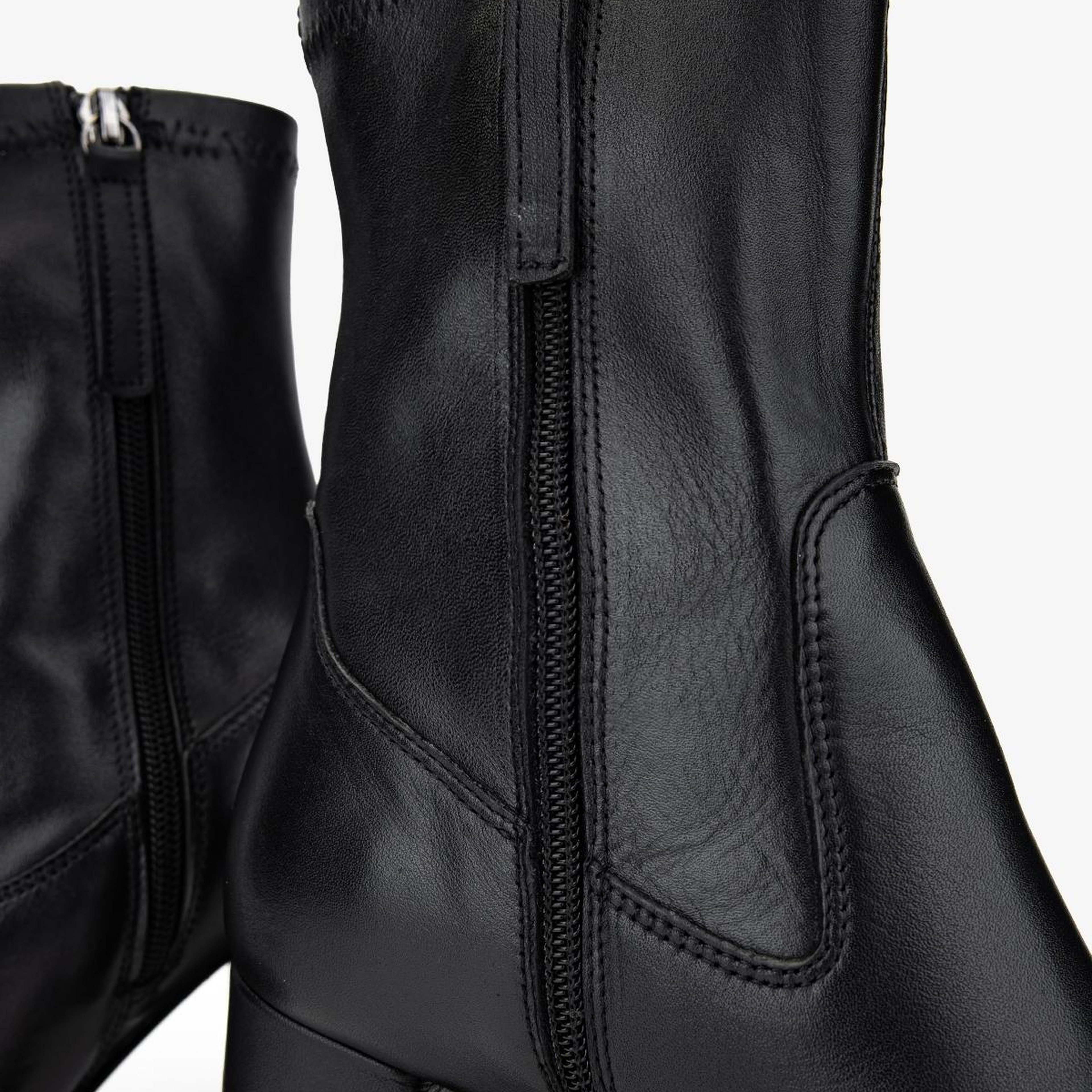 Valmenti Kadın Hakiki Deri Siyah Topuklu Bot