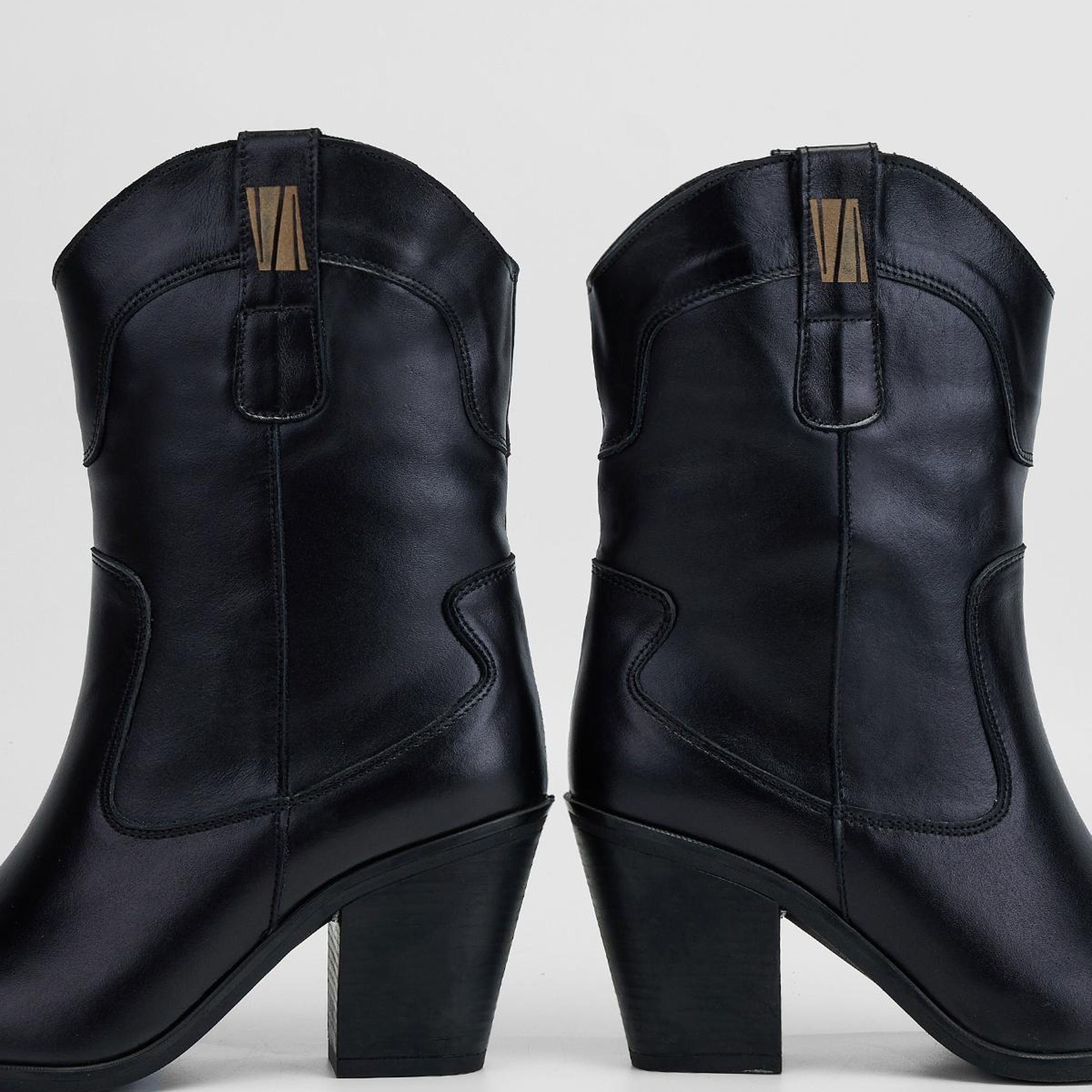 Valmenti Kadın Hakiki Deri Siyah Topuklu Bot