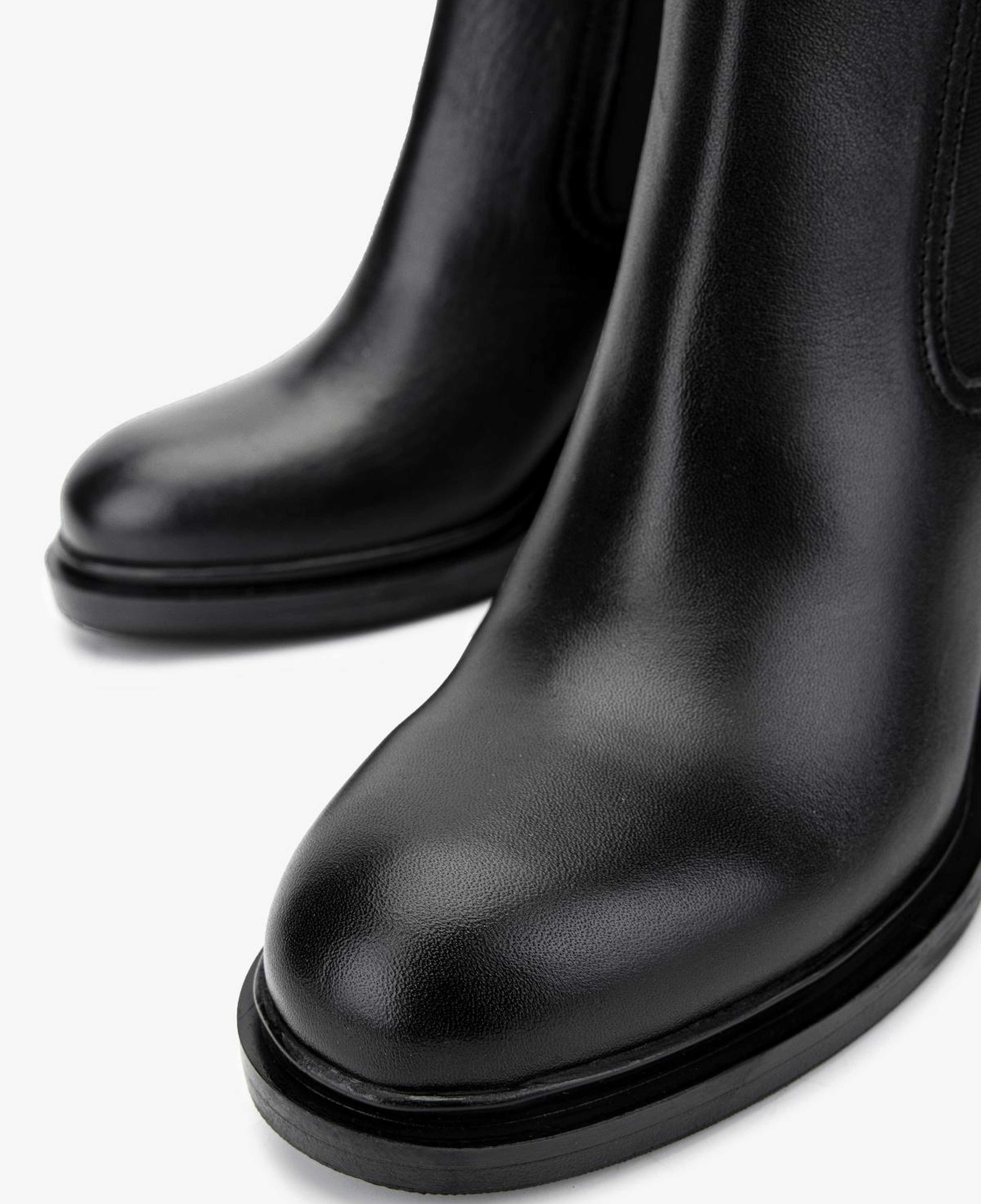 Valmenti Kadın Hakiki Deri Siyah Topuklu Bot