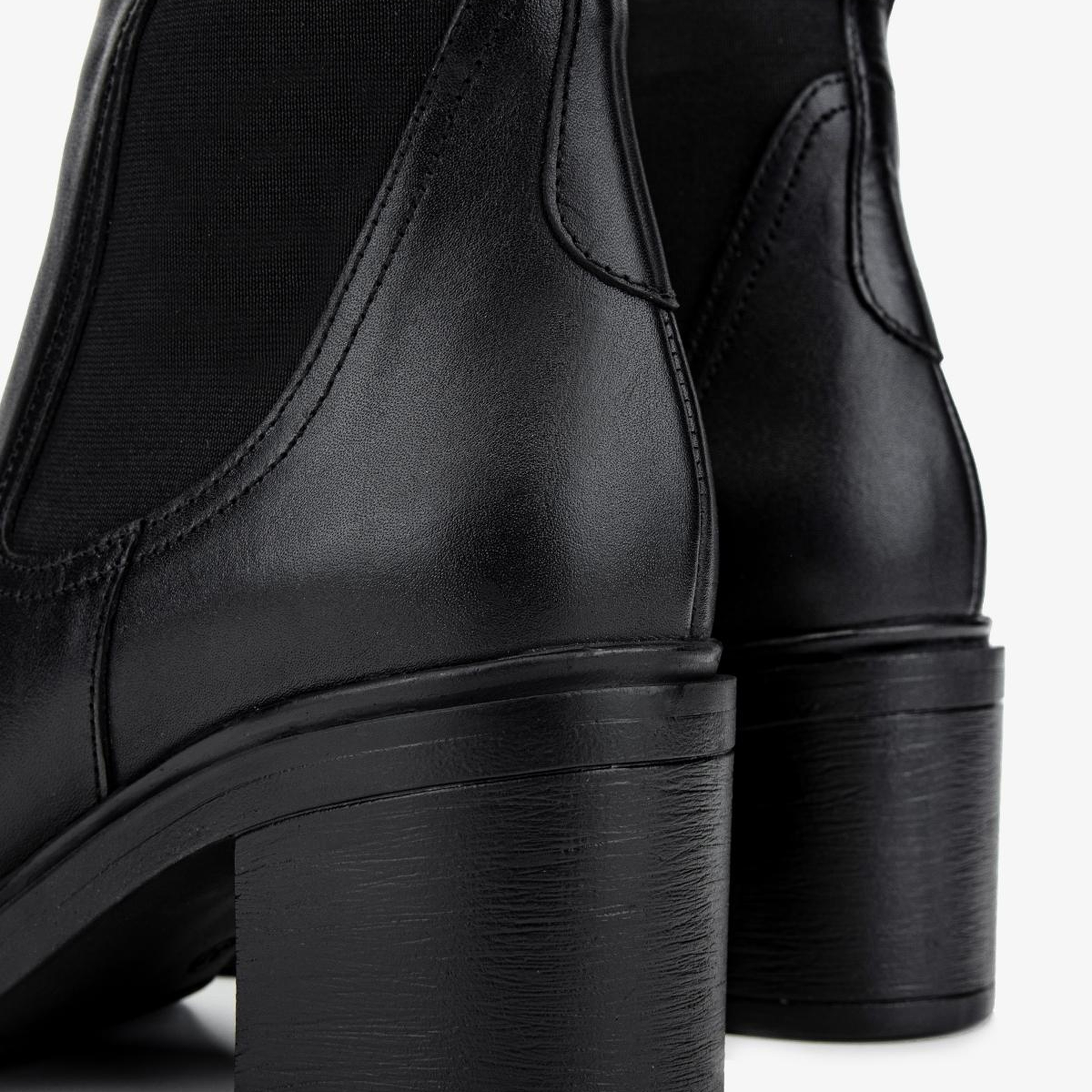 Valmenti Kadın Hakiki Deri Siyah Topuklu Bot