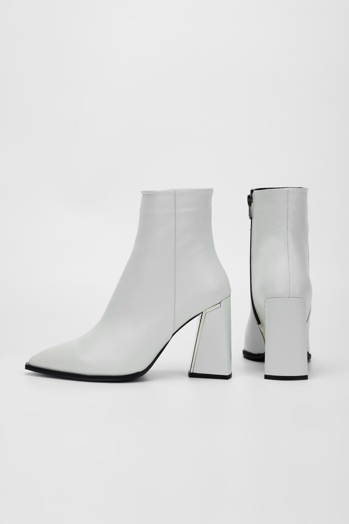 Valmenti Kadın Hakiki Deri Kırık Beyaz Topuklu Bot