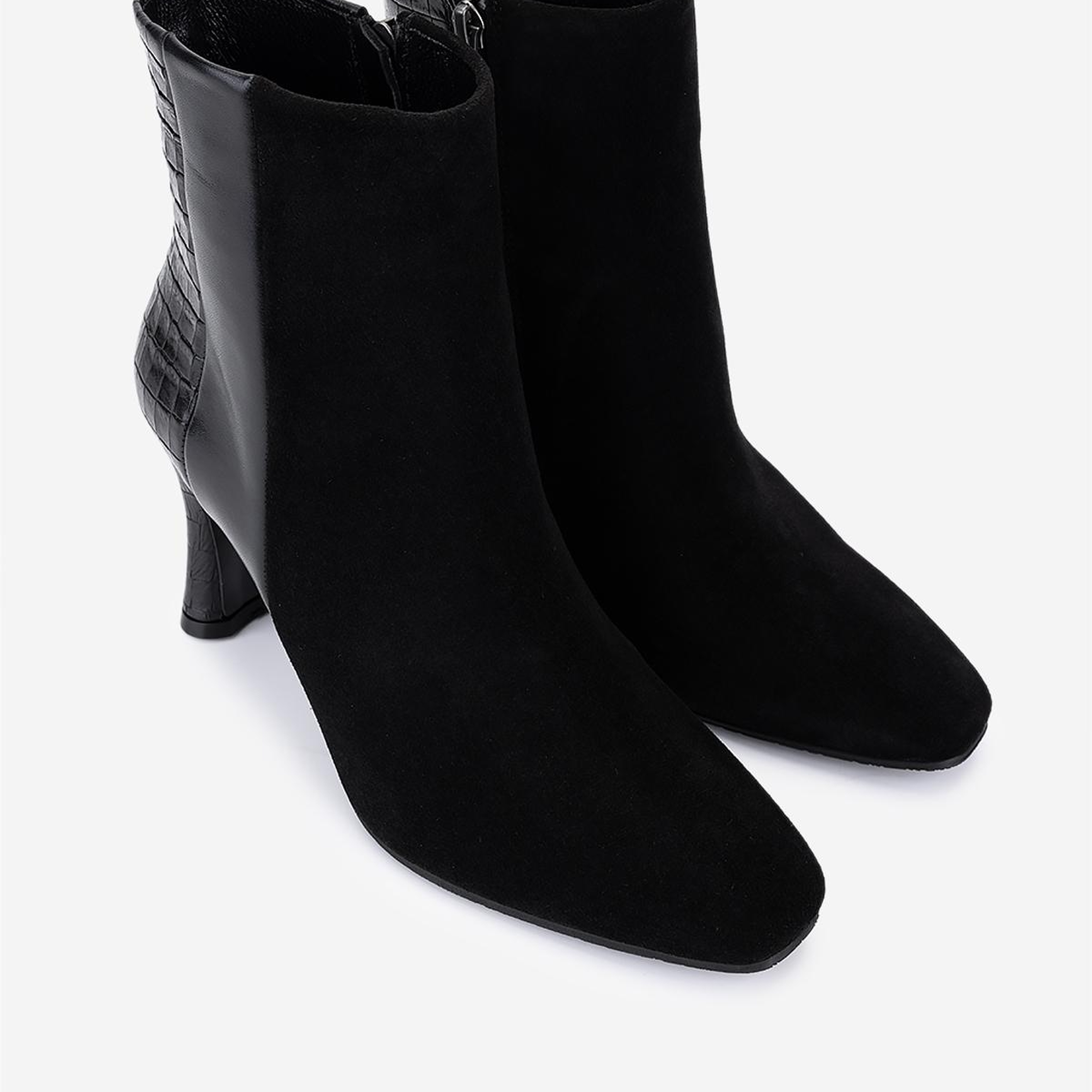 Valmenti Kadın Hakiki Deri Siyah Topuklu Bot