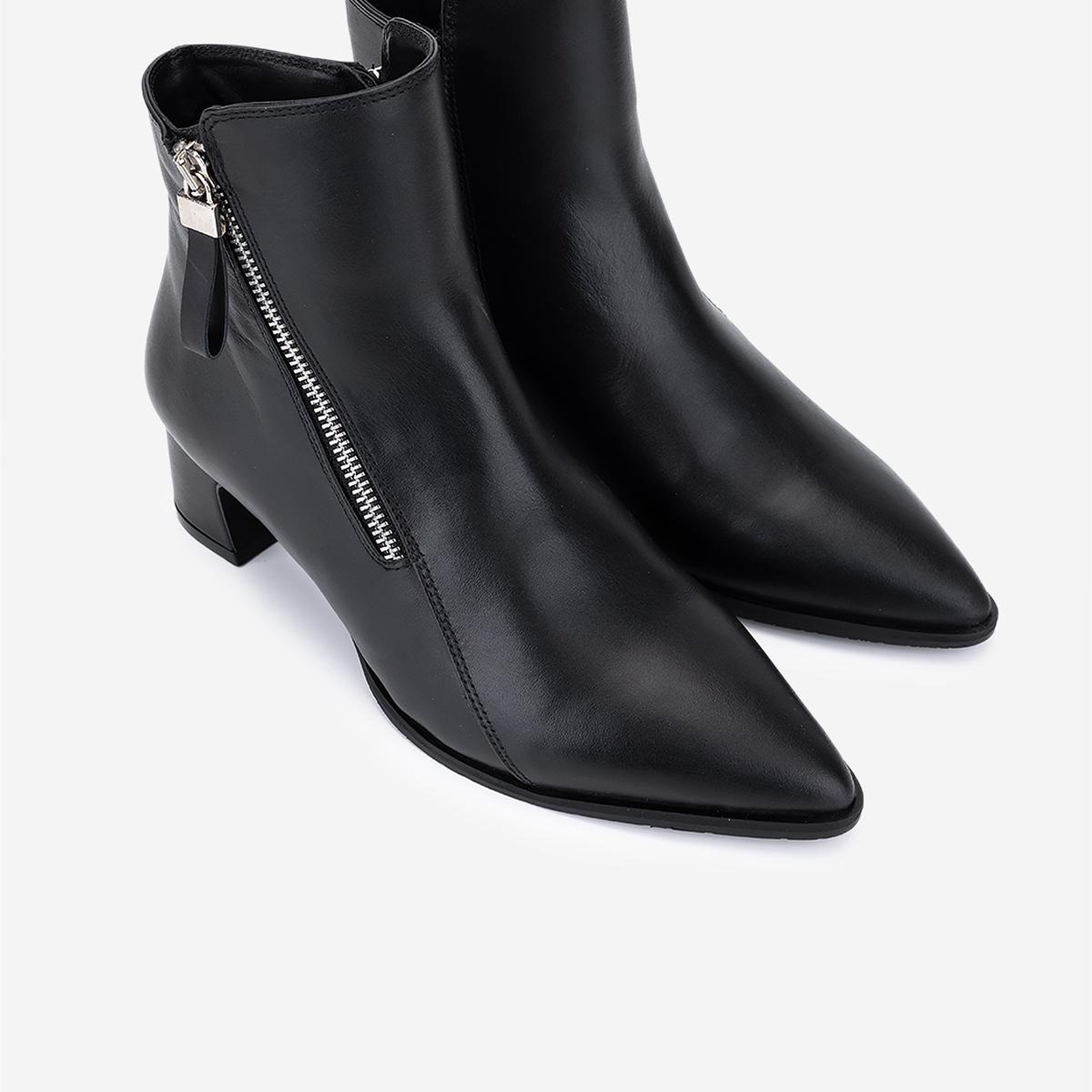 Valmenti Kadın Hakiki Deri Siyah Topuklu Bot