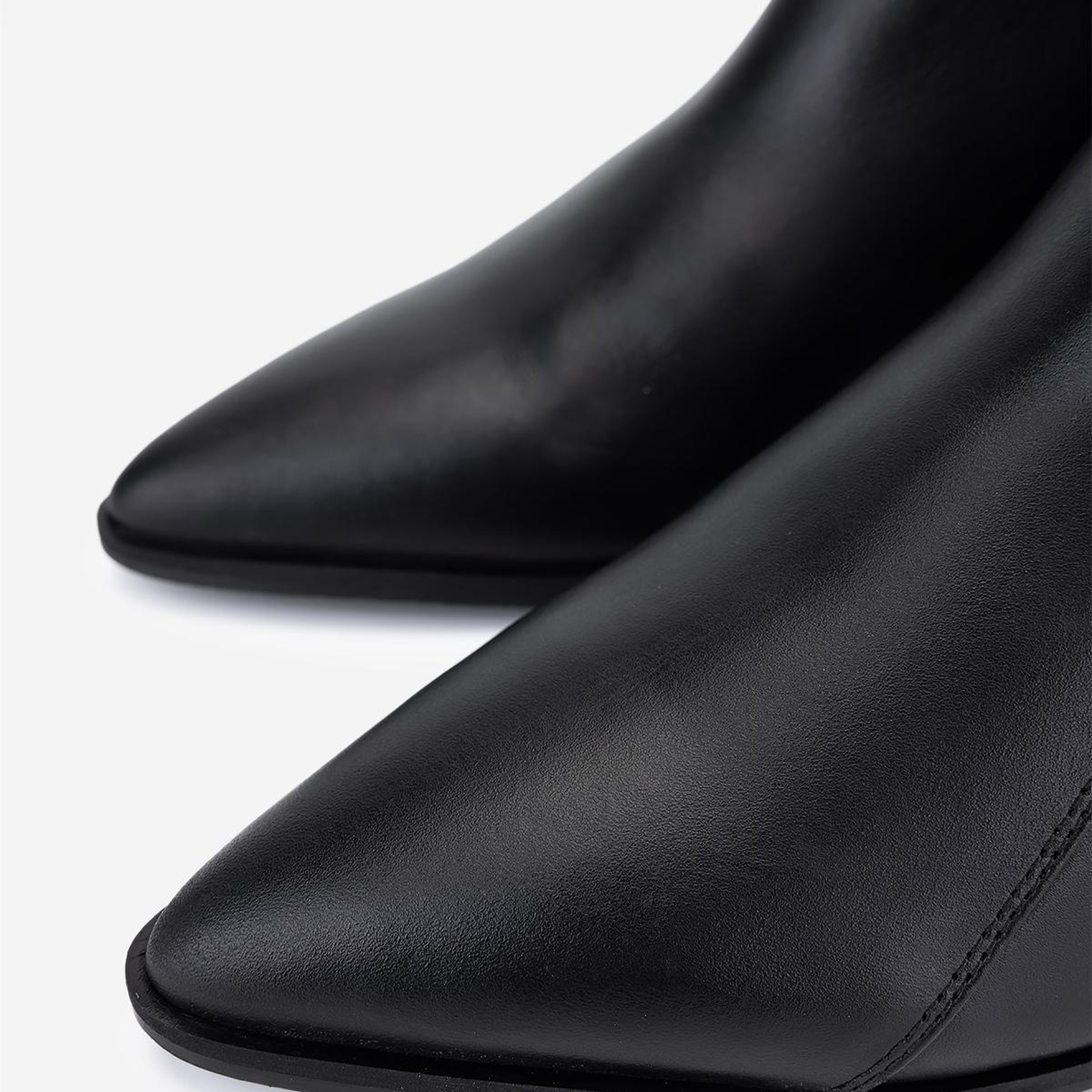 Valmenti Kadın Hakiki Deri Siyah Topuklu Bot