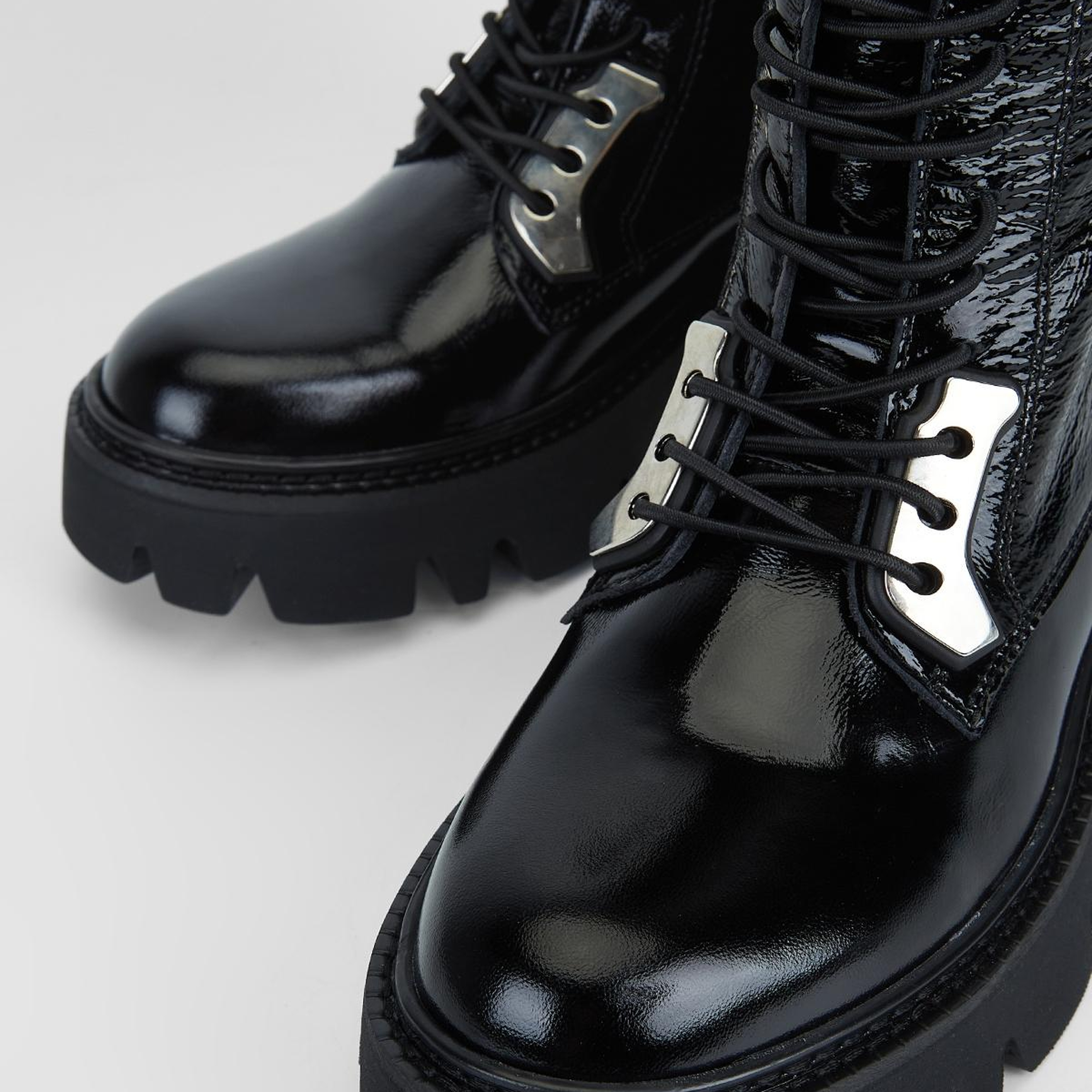 Valmenti Kadın Hakiki Deri Siyah Kırışık Rugan Düz Bot