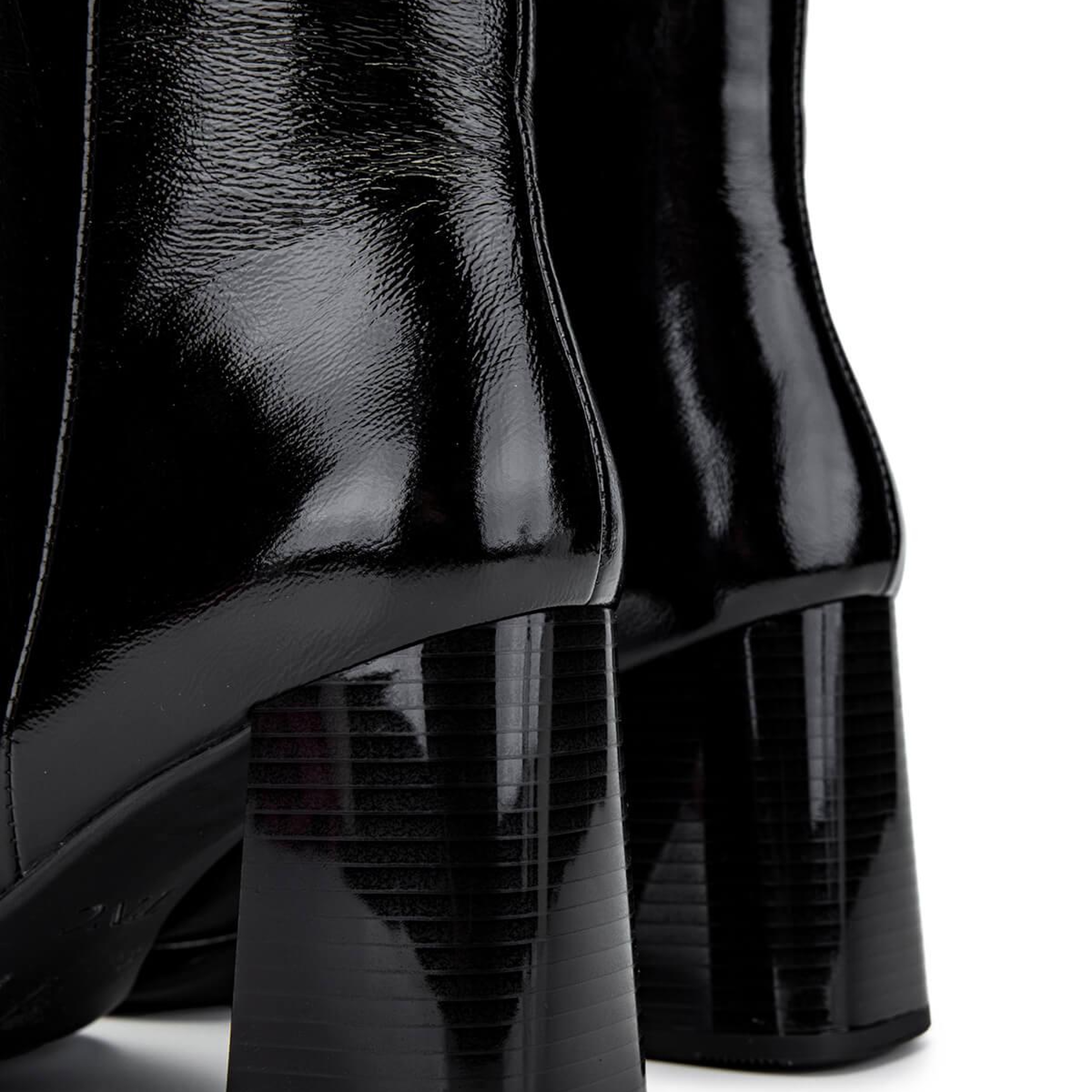 Tamer Tanca Kadın Hakiki Deri Siyah Rugan Topuklu Bot