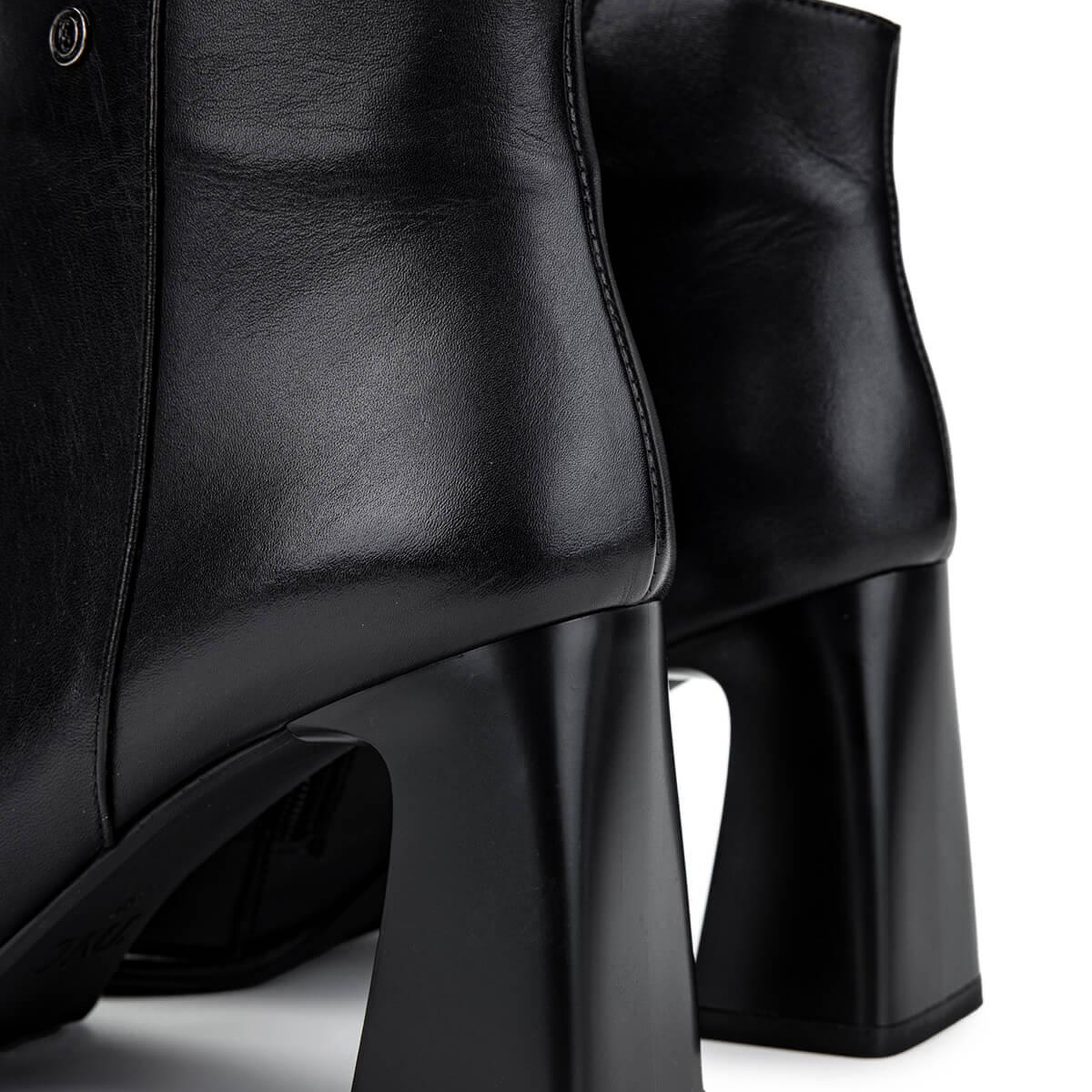 Tamer Tanca Kadın Hakiki Deri Siyah Deri Topuklu Bot