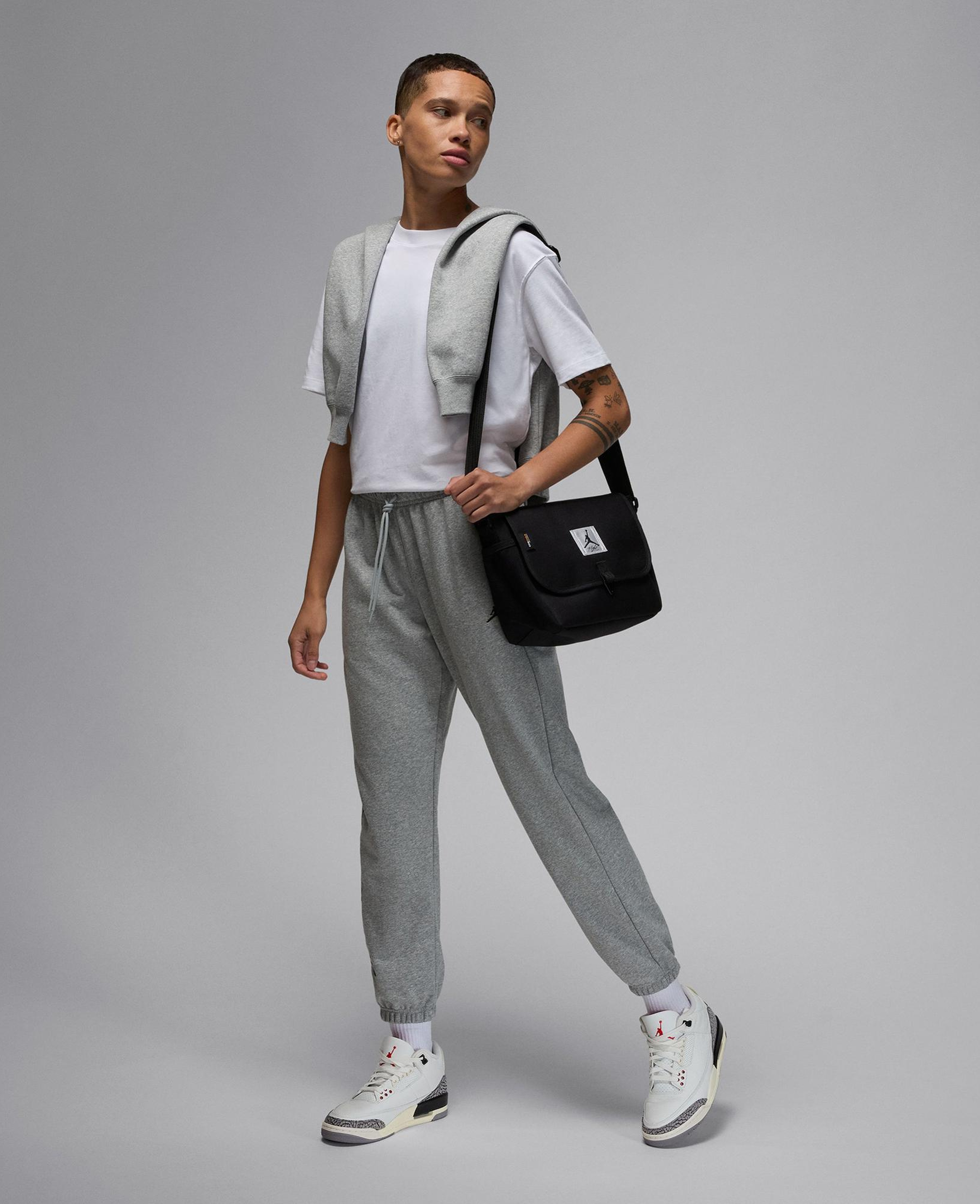 Jordan Essentials Kadın Beyaz T-Shirt