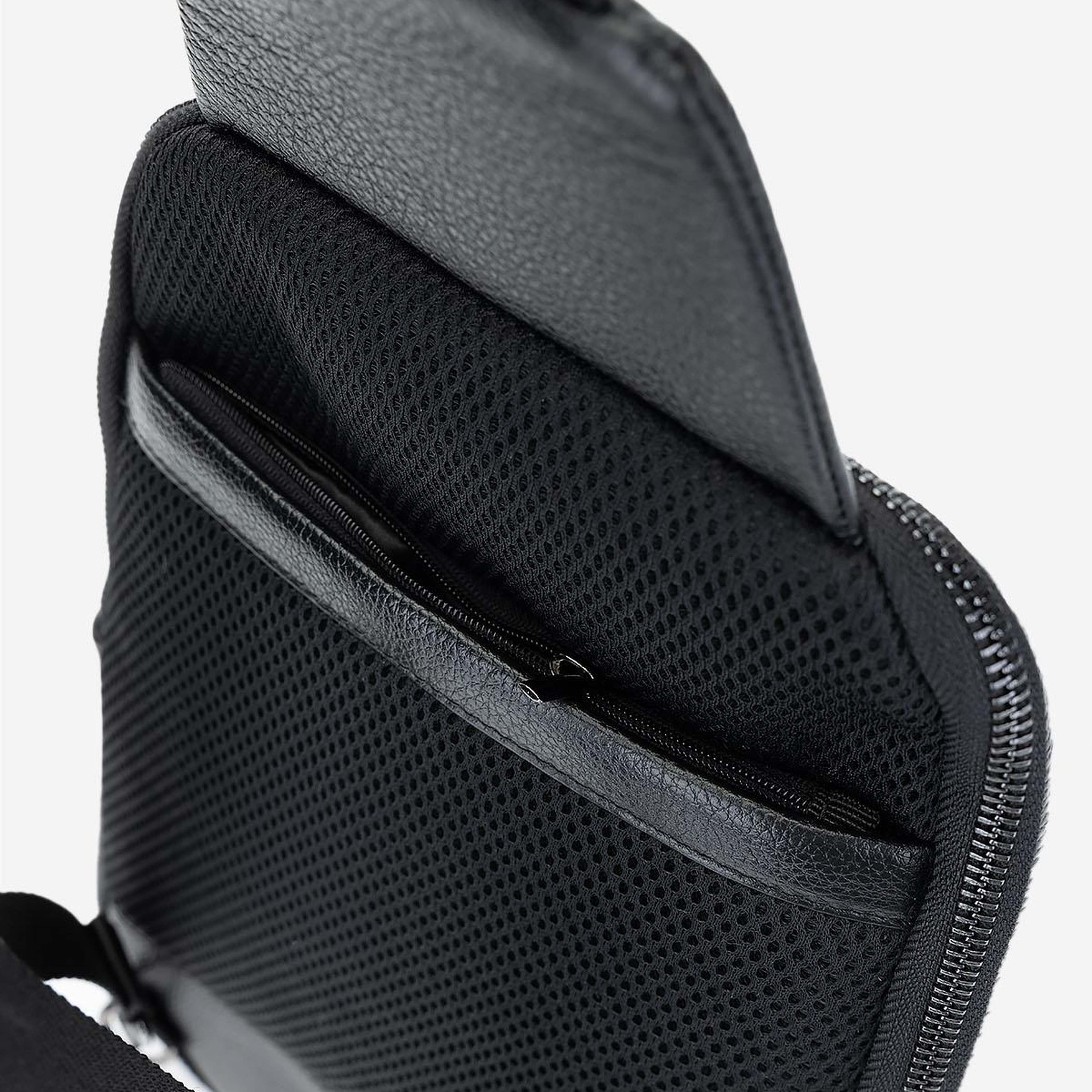 Valmenti Erkek Hakiki Deri Siyah Body Bag Çanta