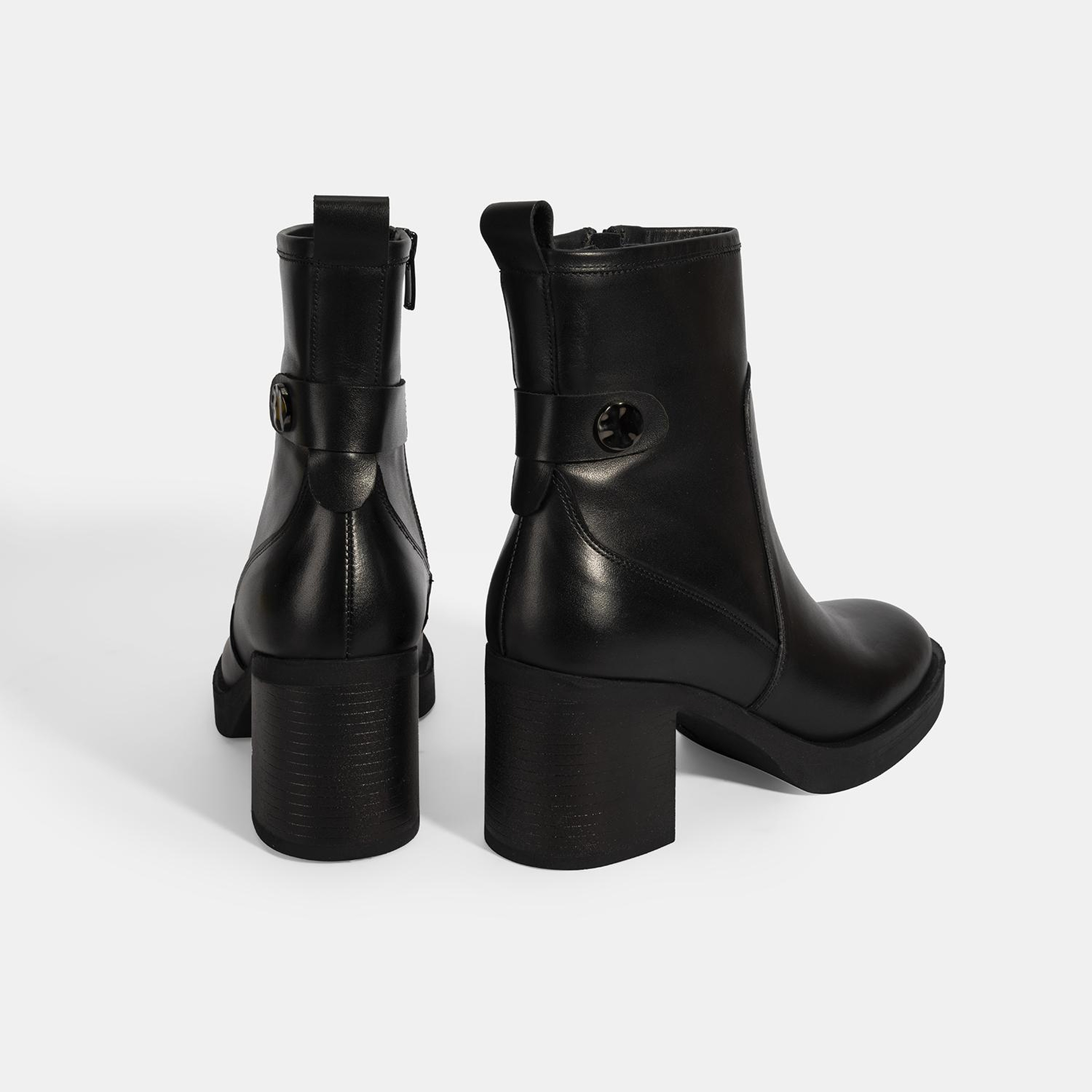 Kadın Siyah Kalın Topuklu Deri Bot