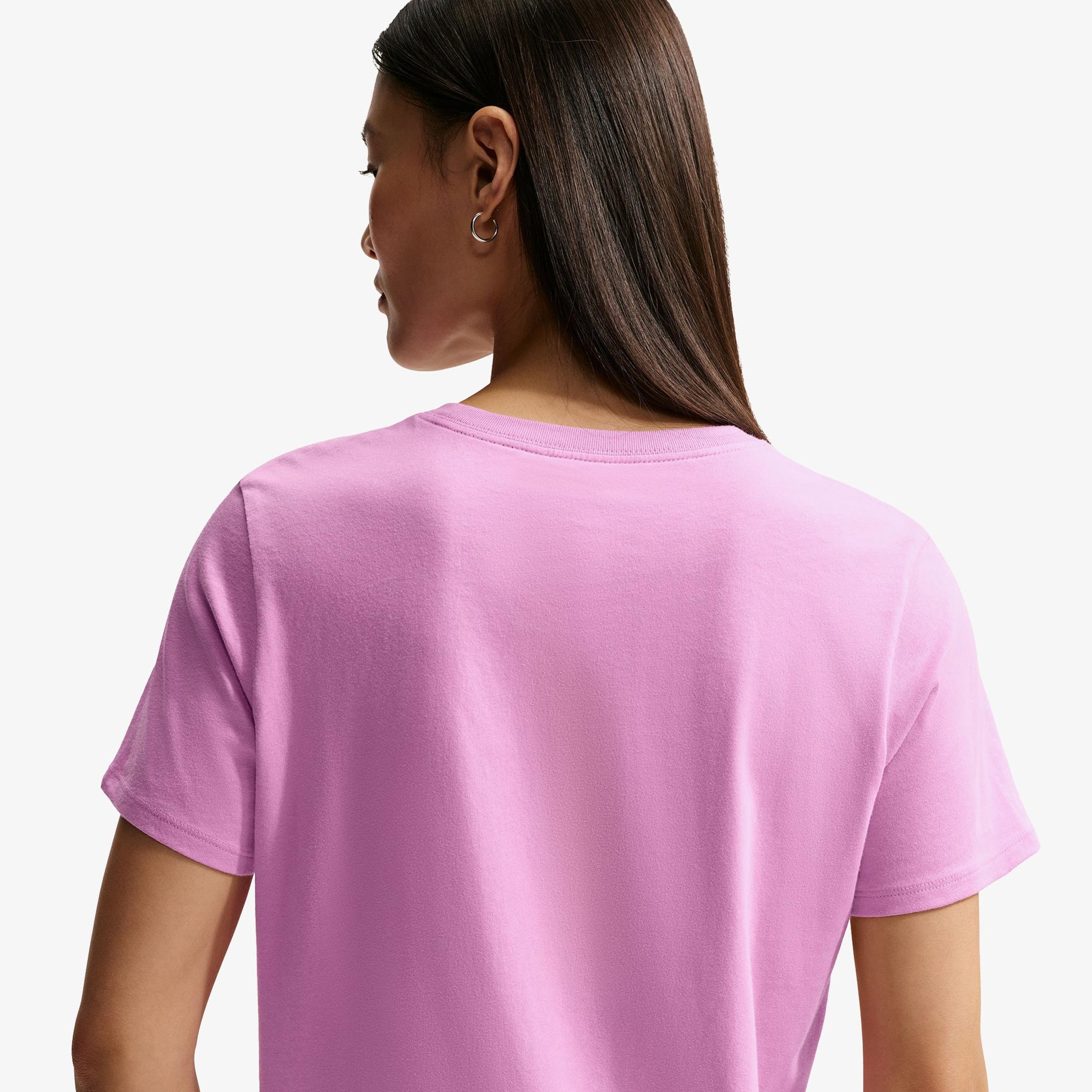 Nike Sportswear Club Essentials Kadın Pembe T-Shirt