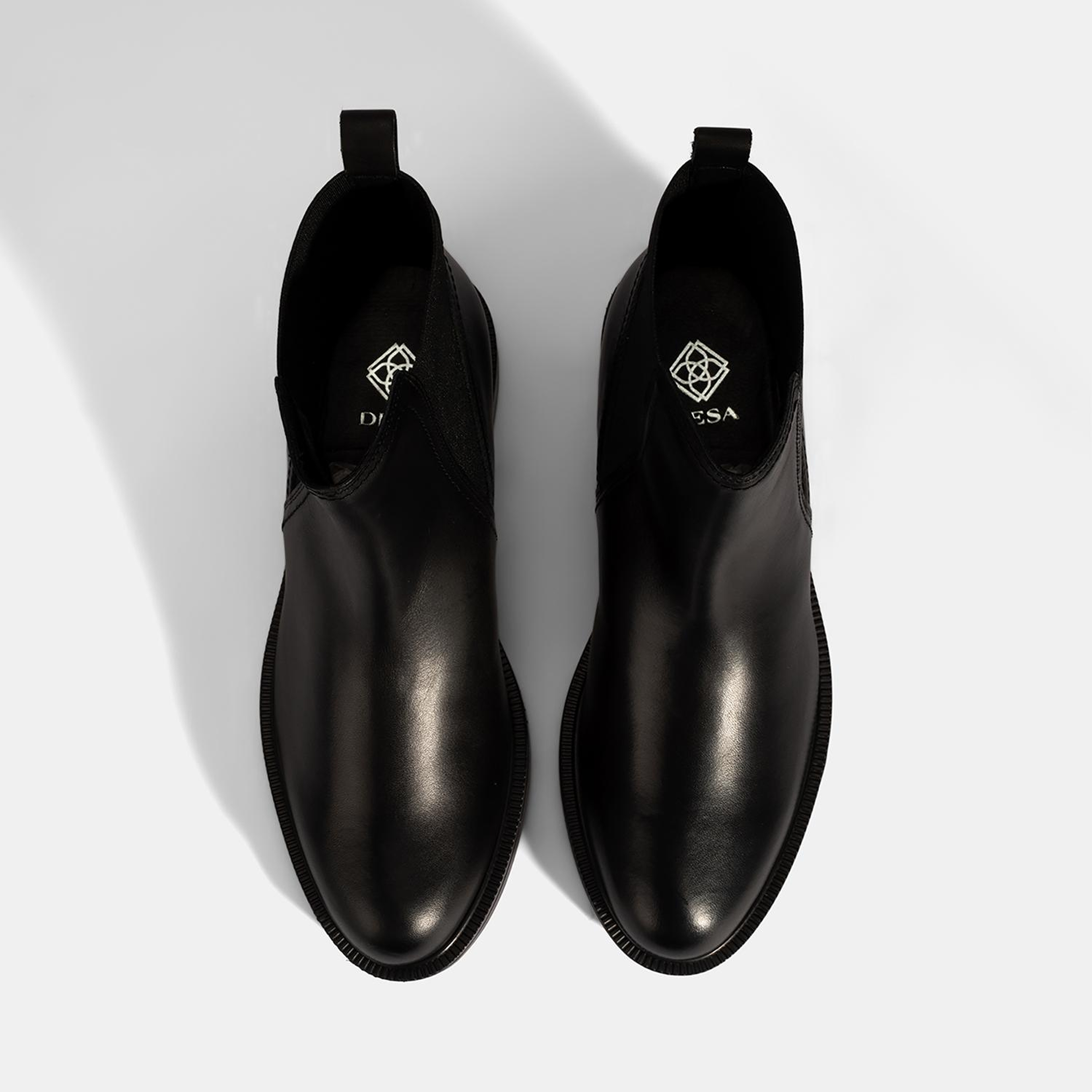 Kadın Siyah Lastik Detaylı Deri Bot