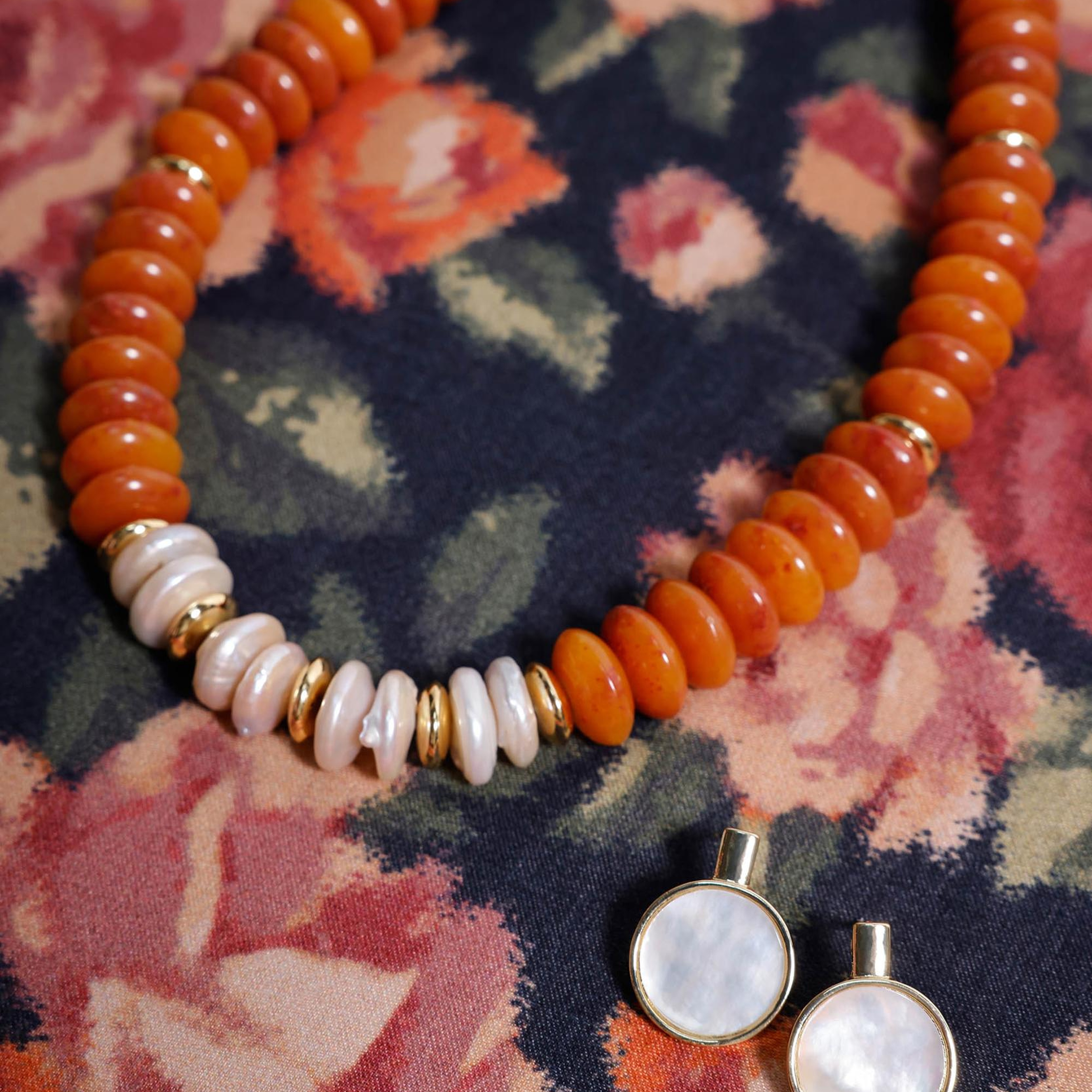 YARGICI İnci Detaylı Reçine Kolye