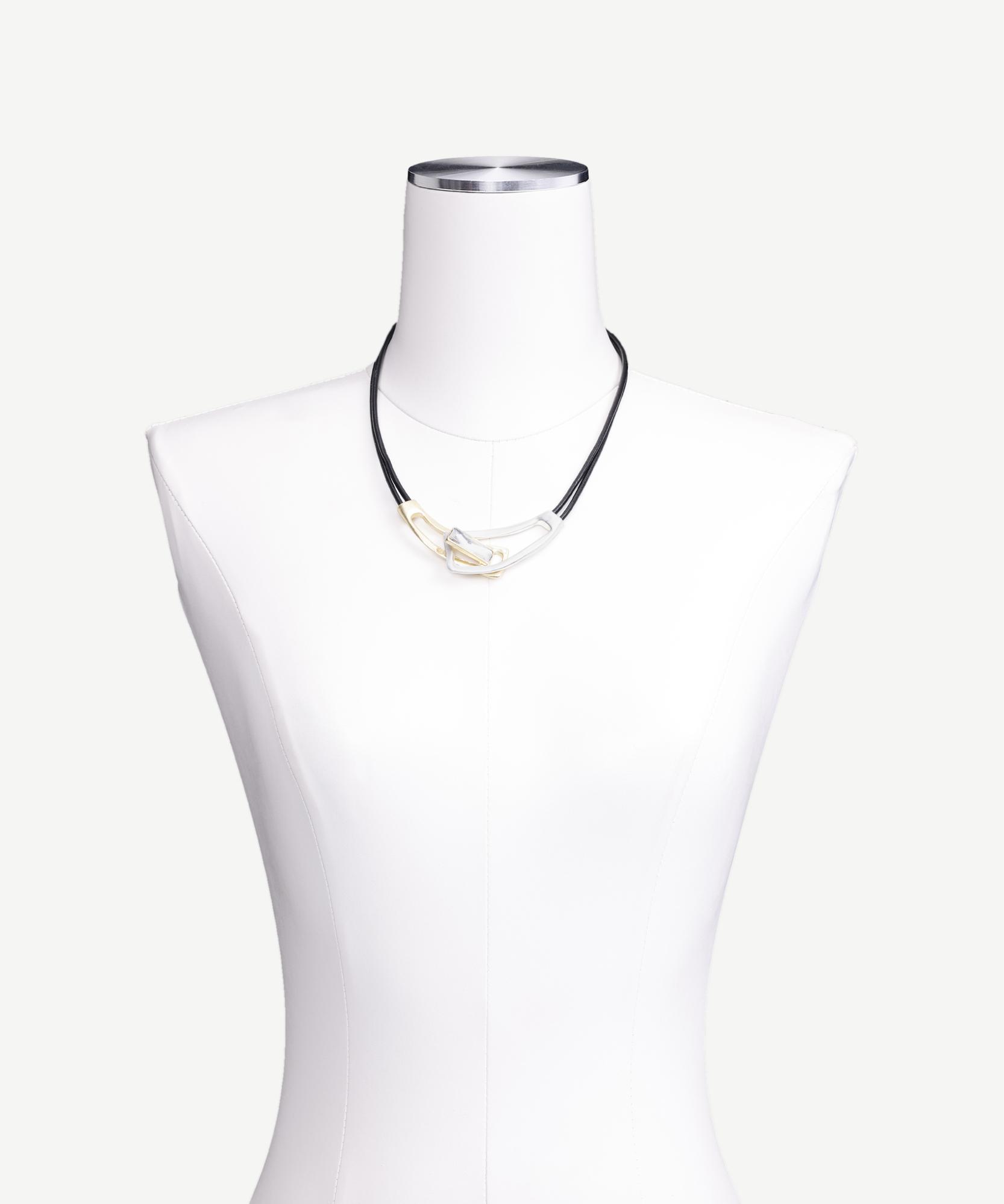 YARGICI Metal Uç Detaylı Kolye