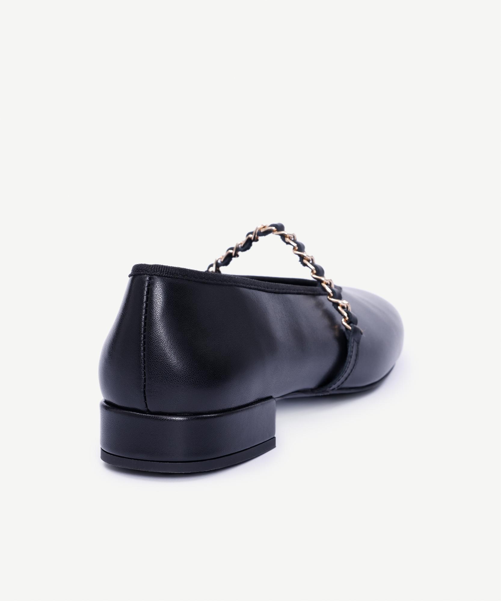 YARGICI Zincir Detaylı Deri Babet