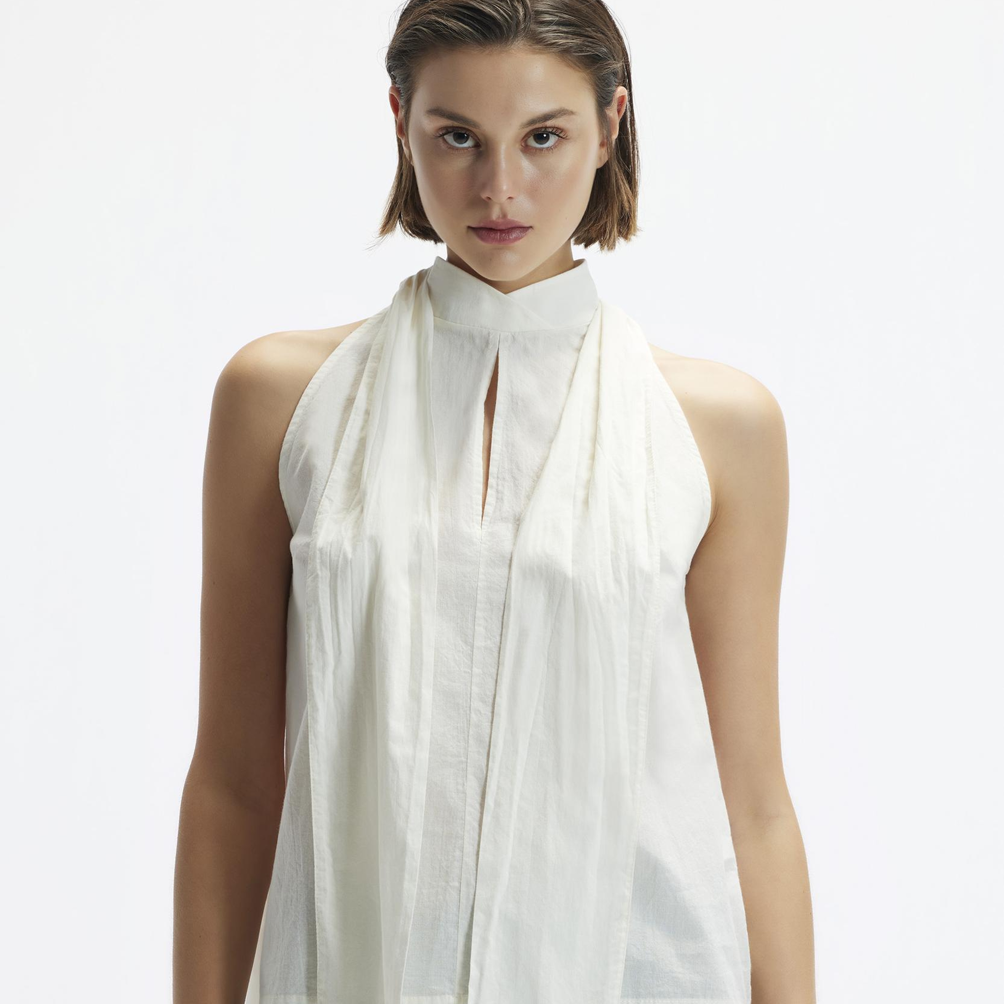 YARGICI Kolsuz Dik Yaka Bağlamalı Bluz