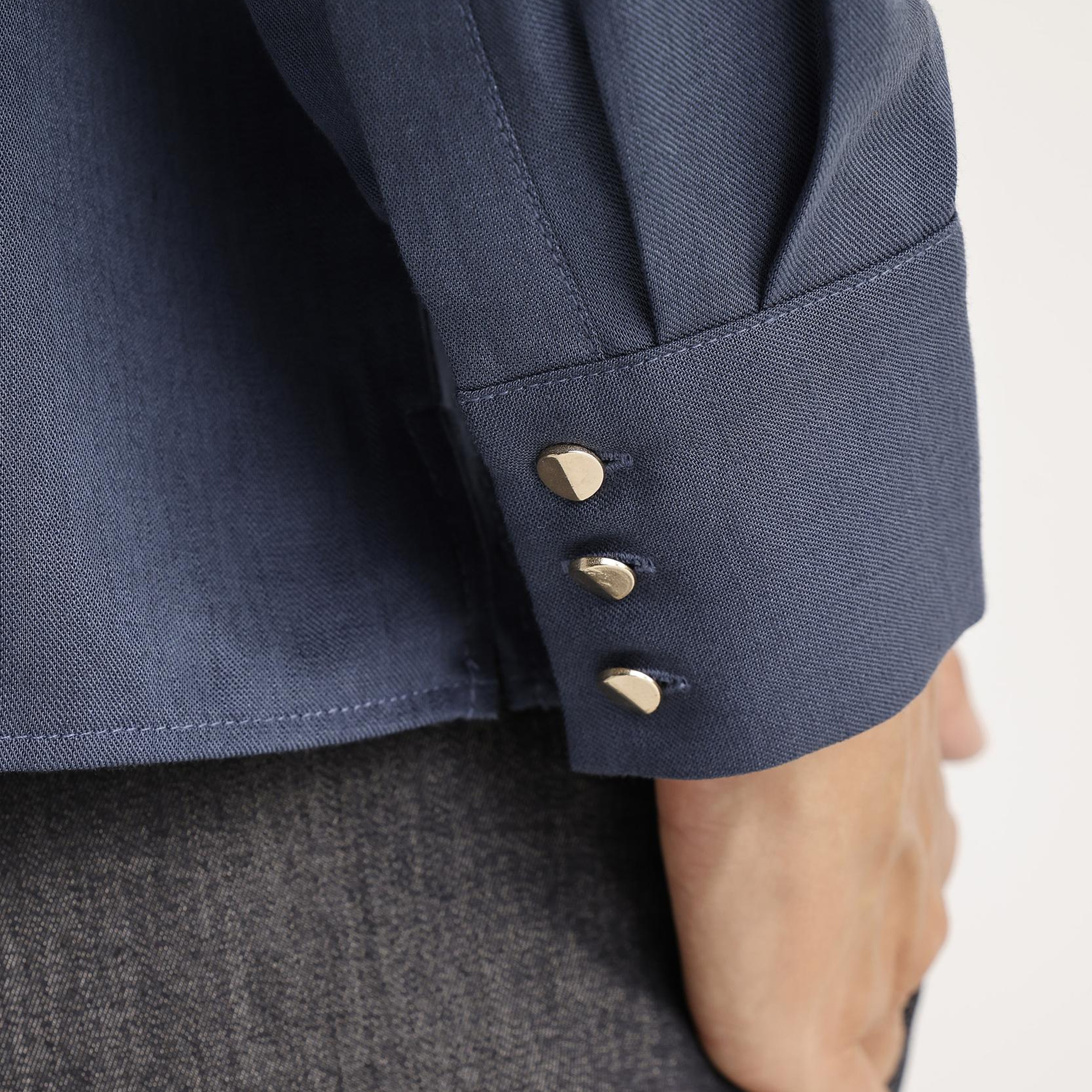 YARGICI Büzgü Detaylı Dik Yakalı Bluz