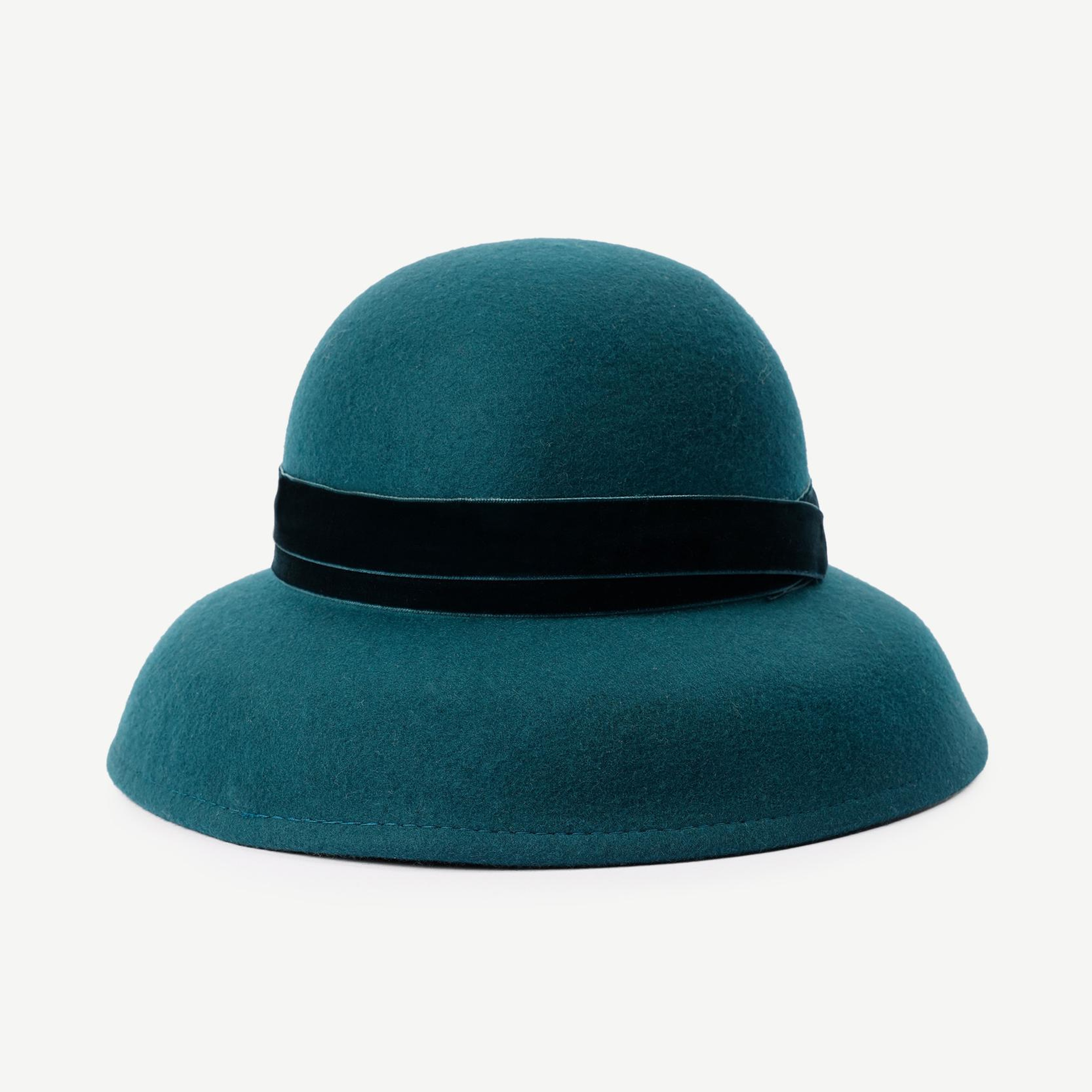 YARGICI Kadife Detaylı Retro Şapka