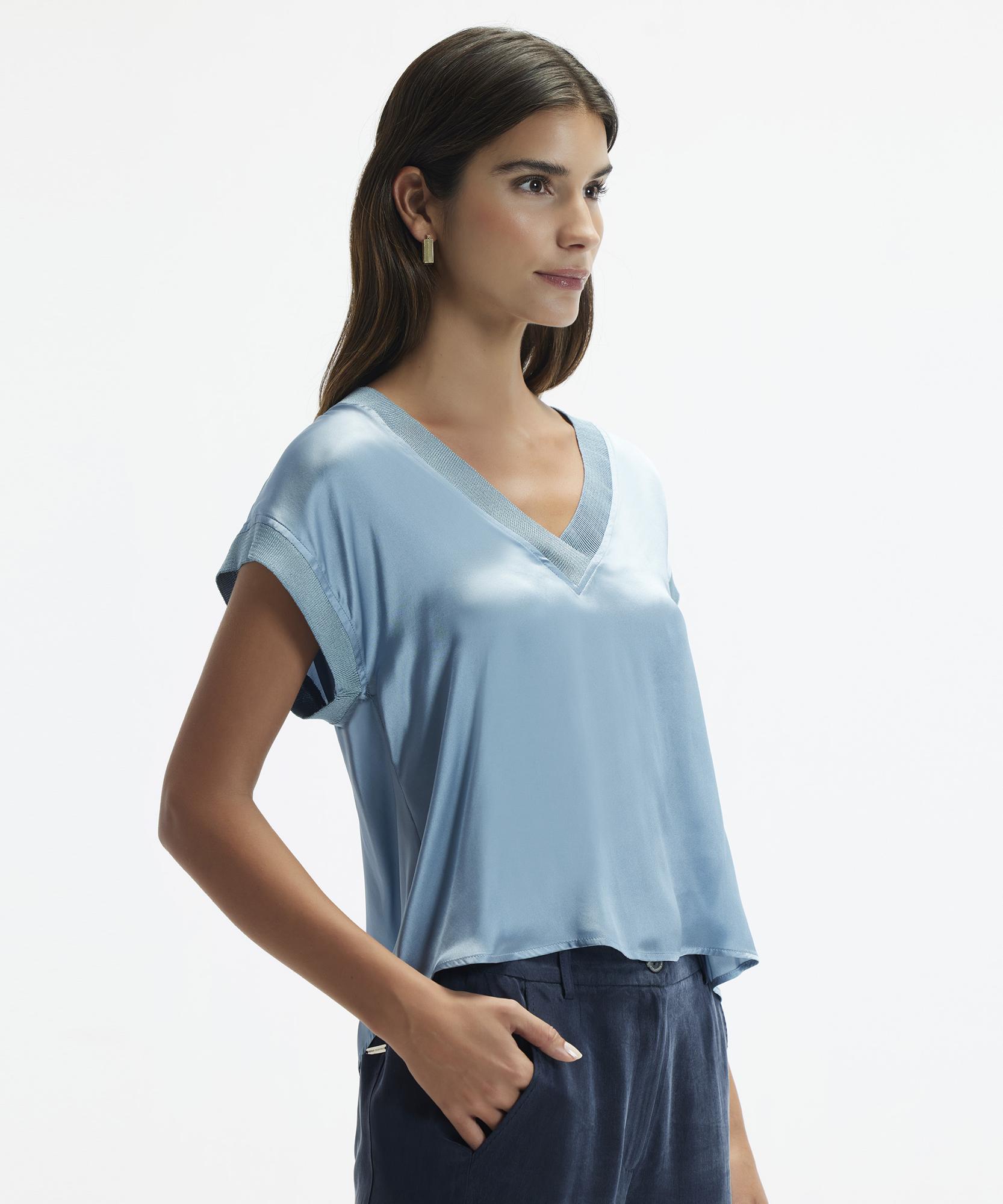 YARGICI V Yakalı Bluz