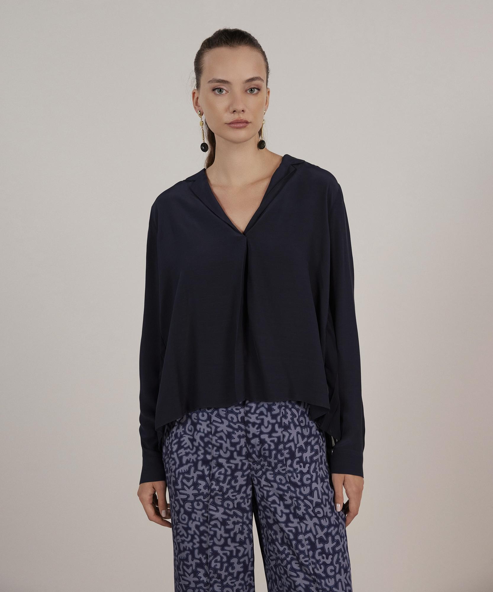 YARGICI Arka Detaylı Bluz