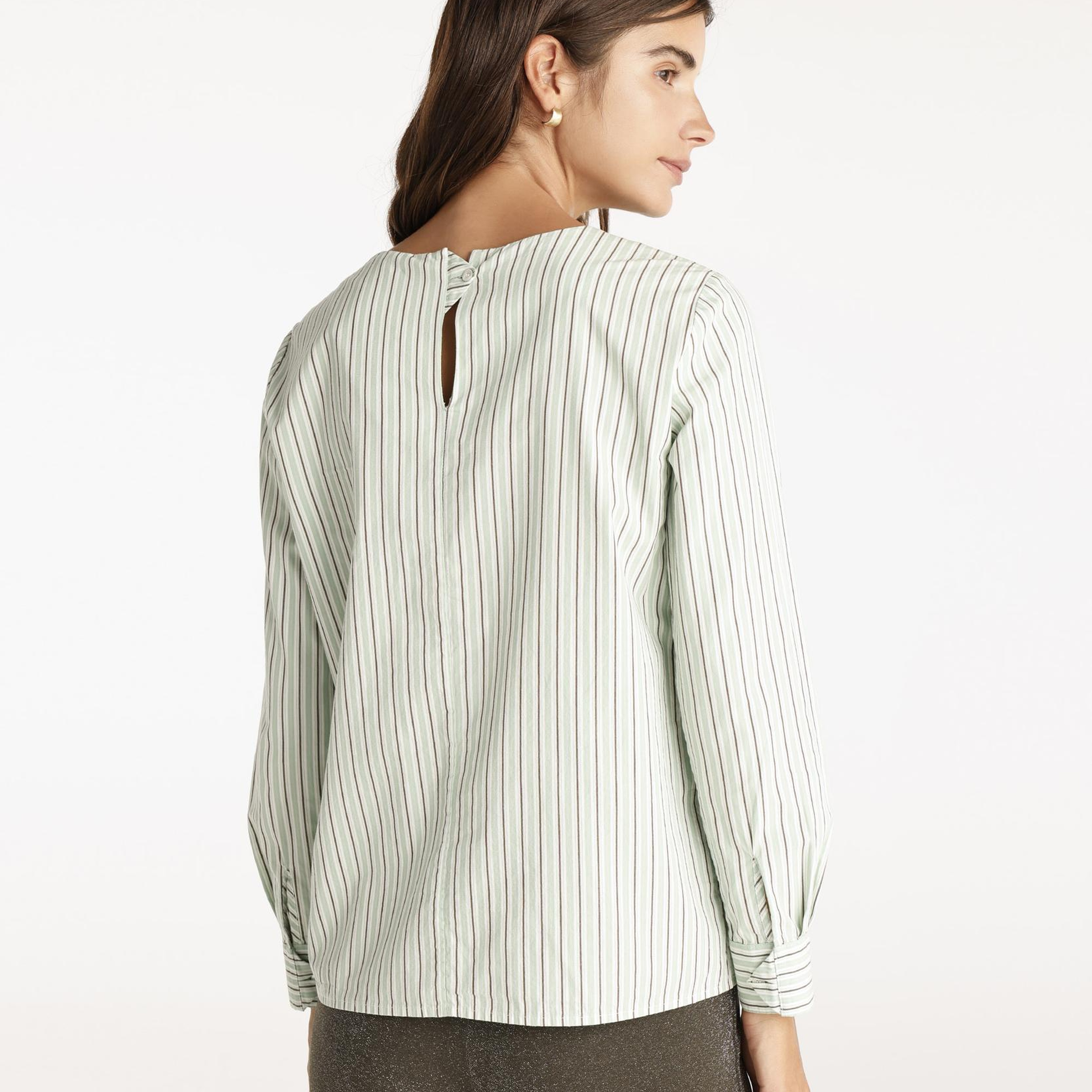 YARGICI Arka Detaylı Bluz