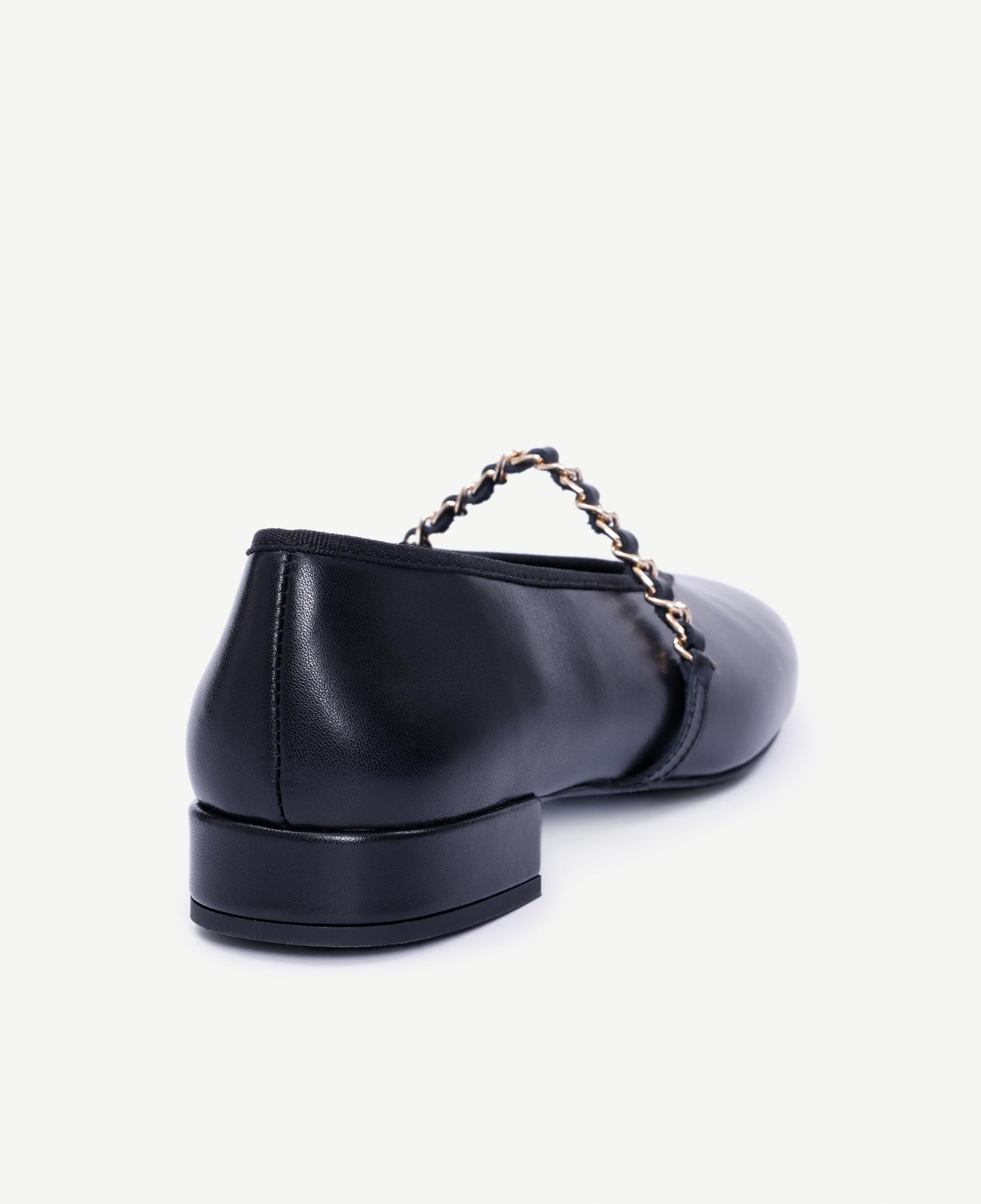 YARGICI Zincir Detaylı Deri Babet