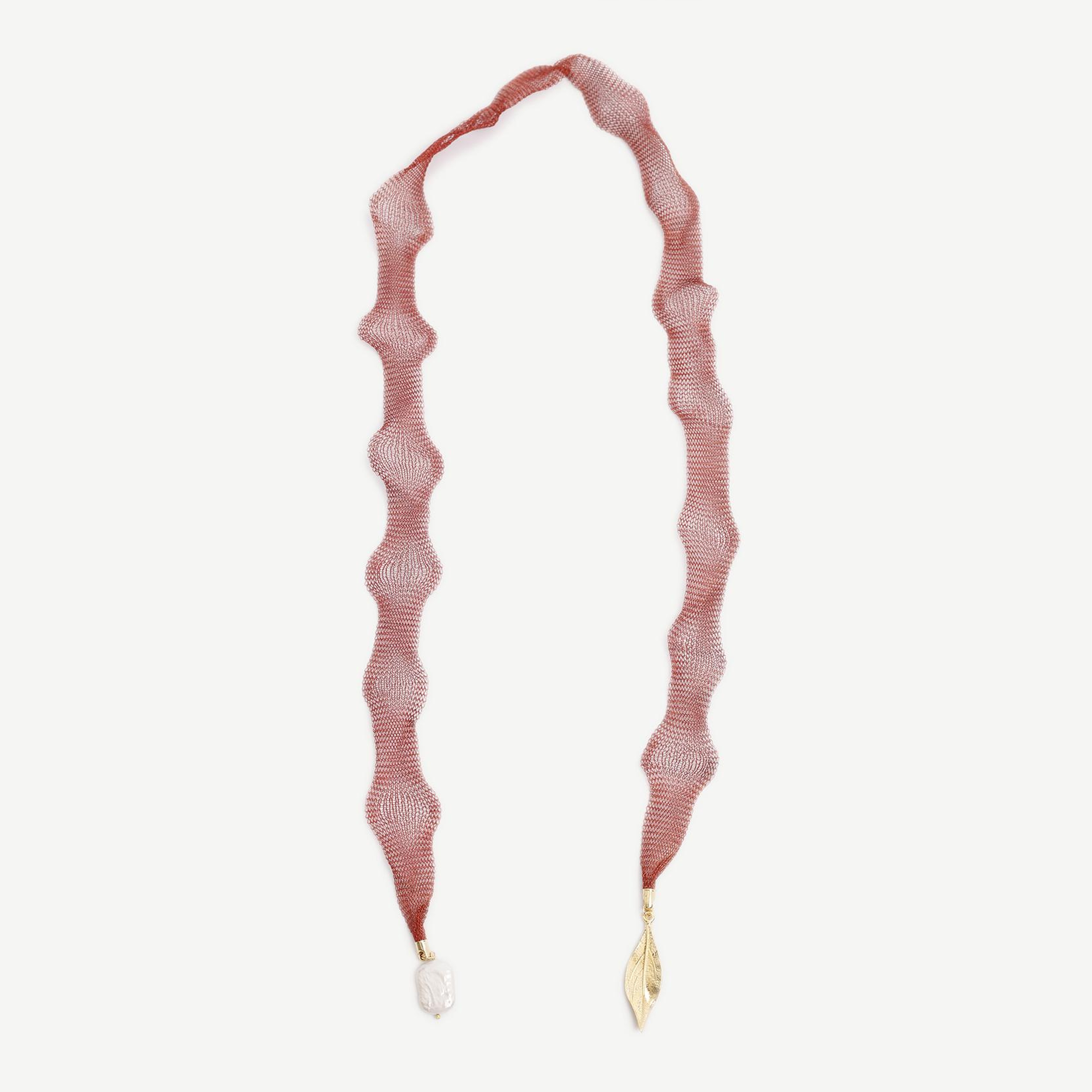 YARGICI Kurdele Detaylı Kolye