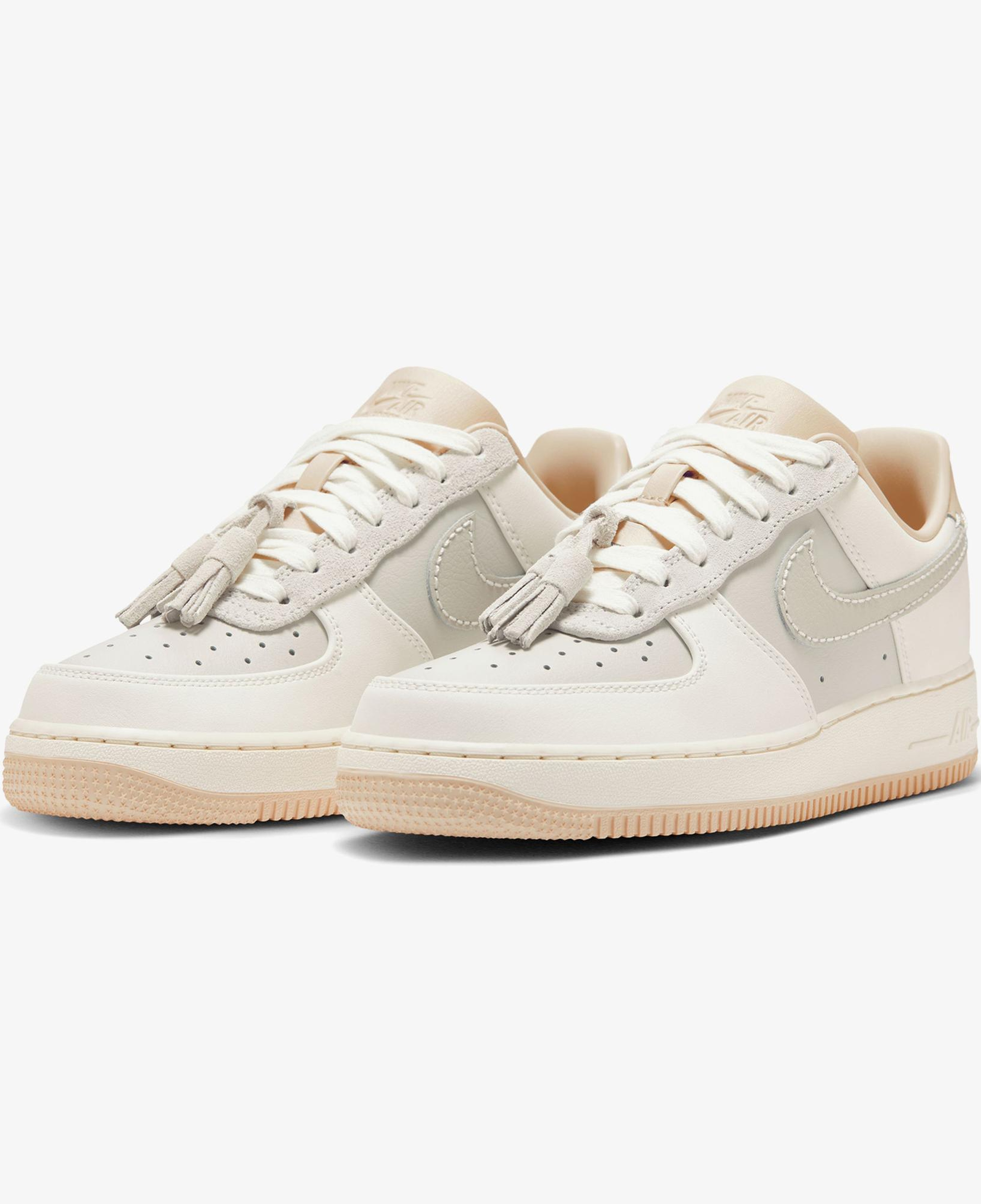 Nike Air Force 1 '07 Kadın Krem Rengi Spor Ayakkabı