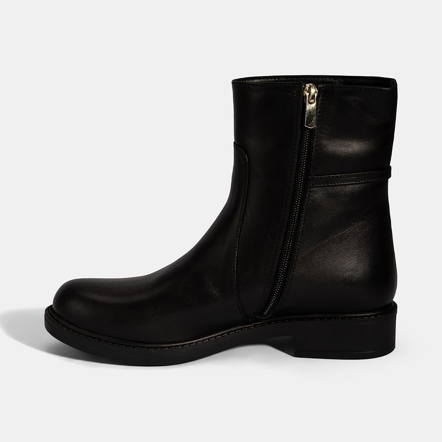 Kadın Siyah Metal Aksesuarlı Deri Bot