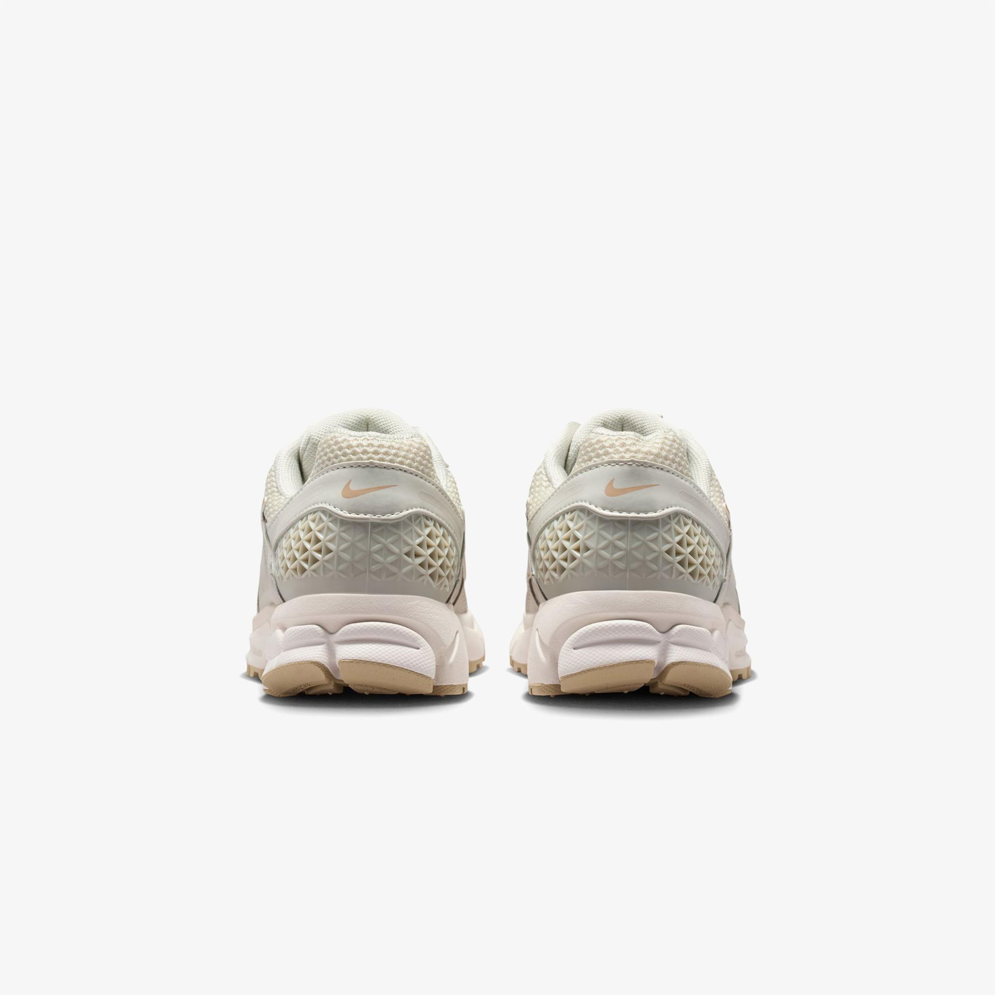 Nike Zoom Vomero 5 Kadın Krem Rengi Spor Ayakkabı