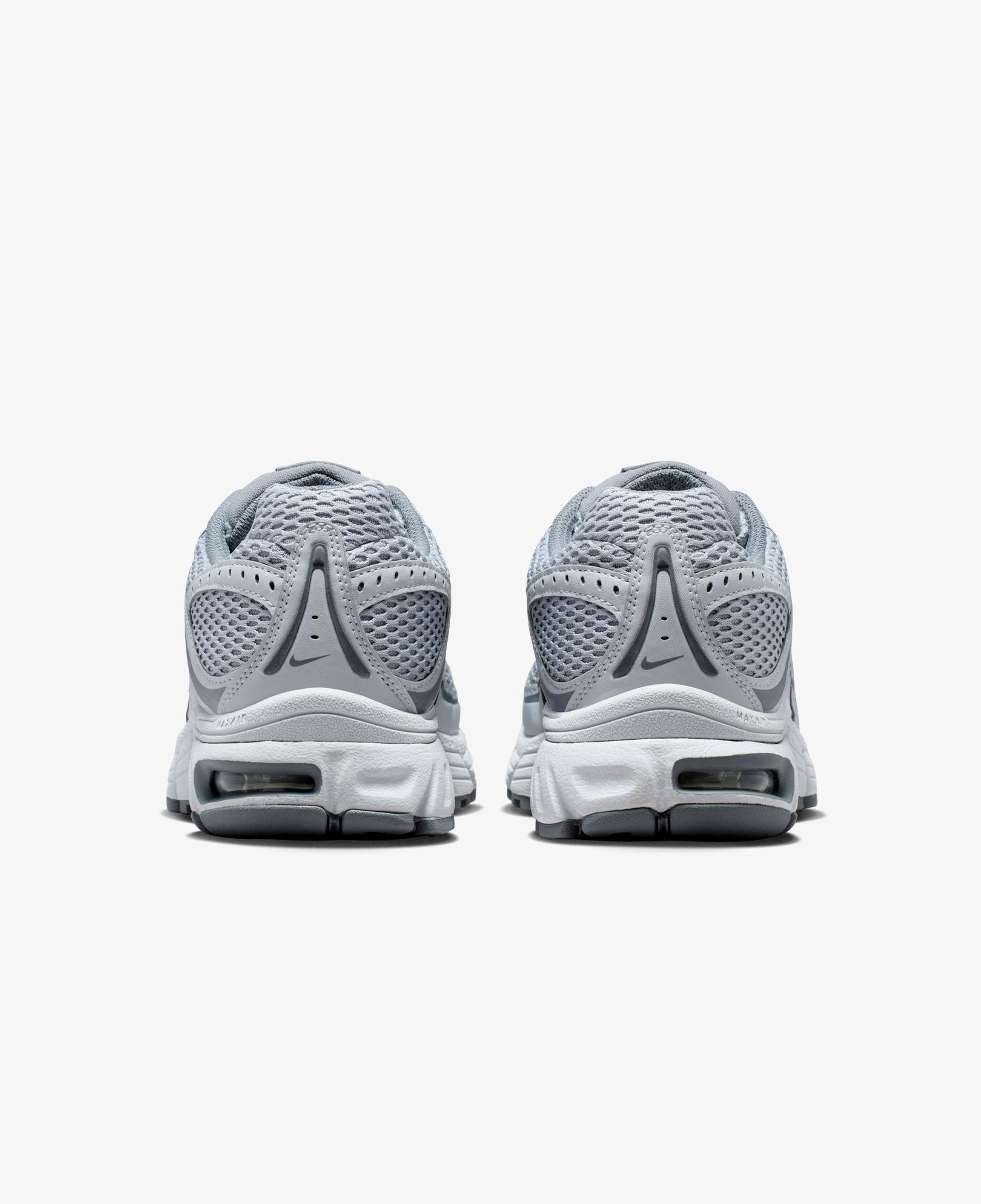 Nike Air Max Moto 2K Kadın Gri Spor Ayakkabı