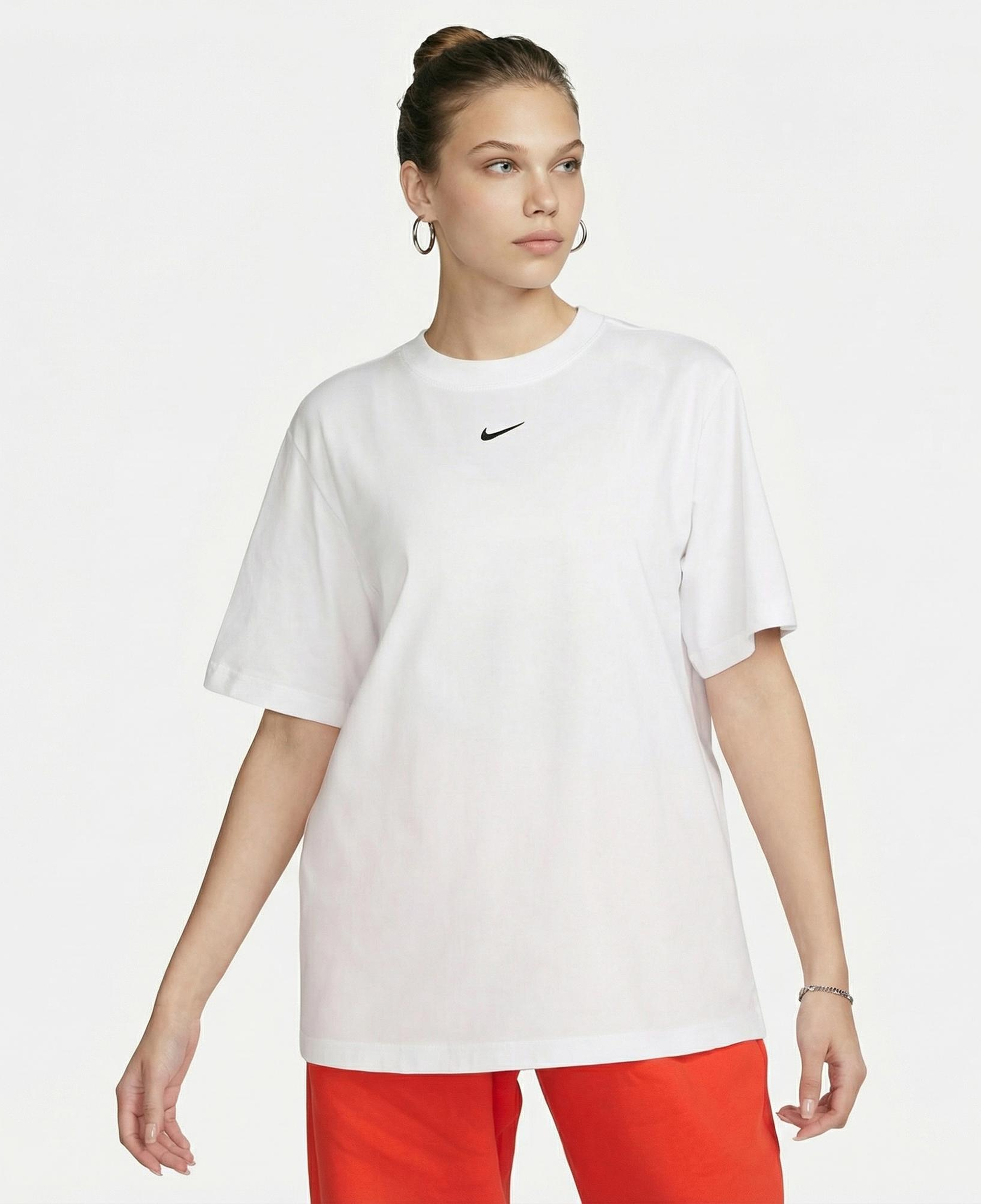 Nike Sportswear Essential Kadın Beyaz T-Shirt