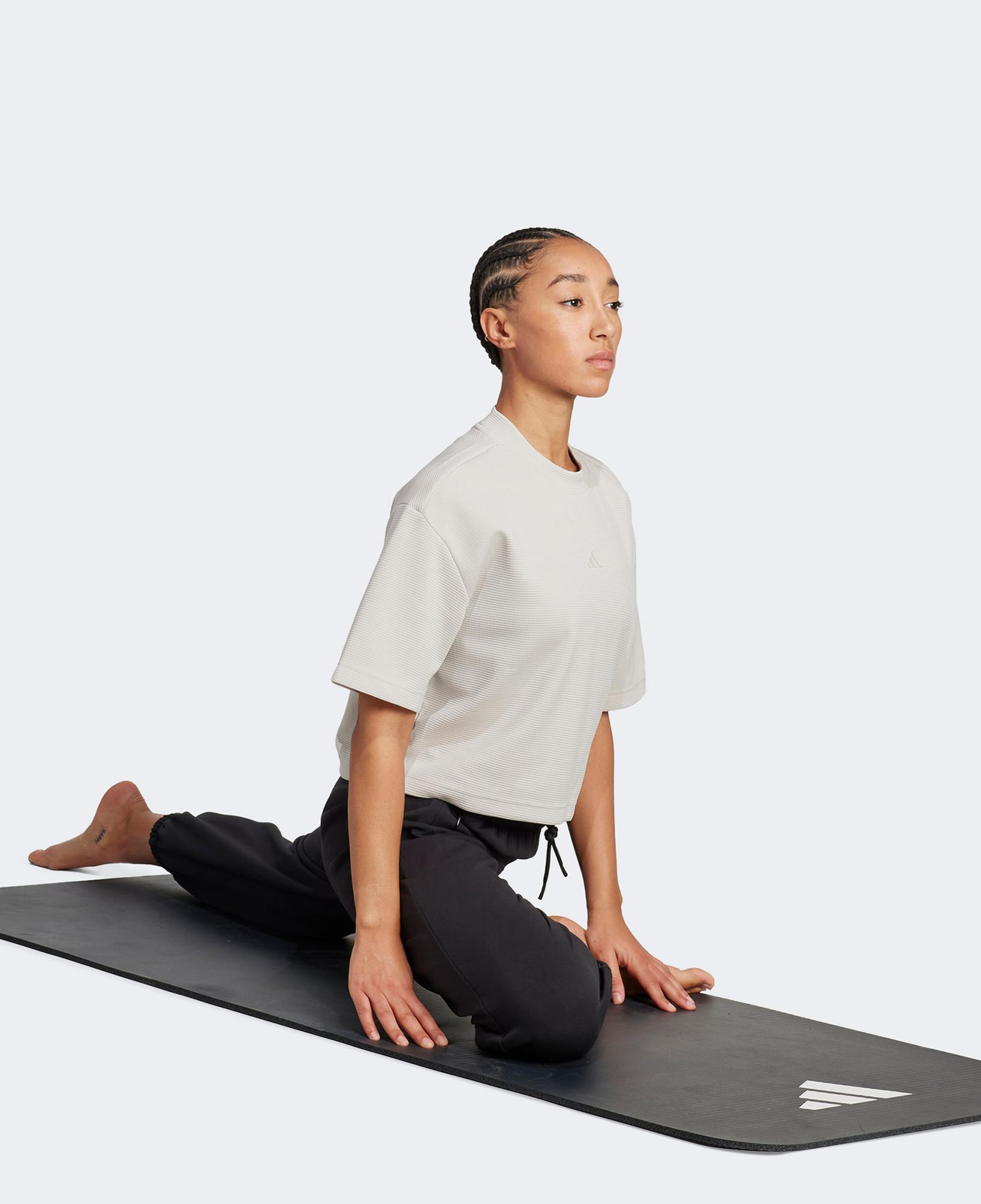 adidas Yoga Motion Kadın Bej T-Shirt