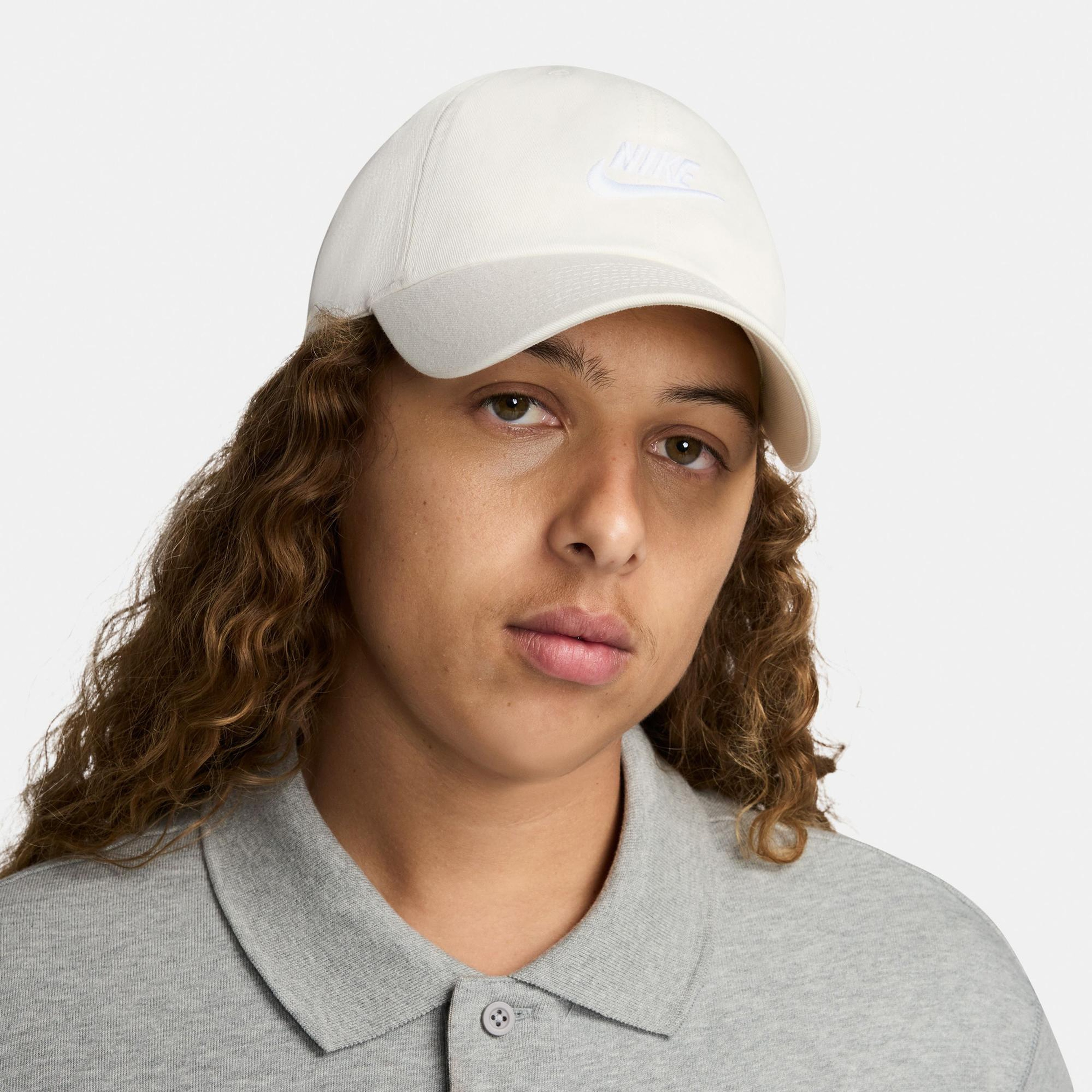 Nike Club Futura Unisex Beyaz Şapka