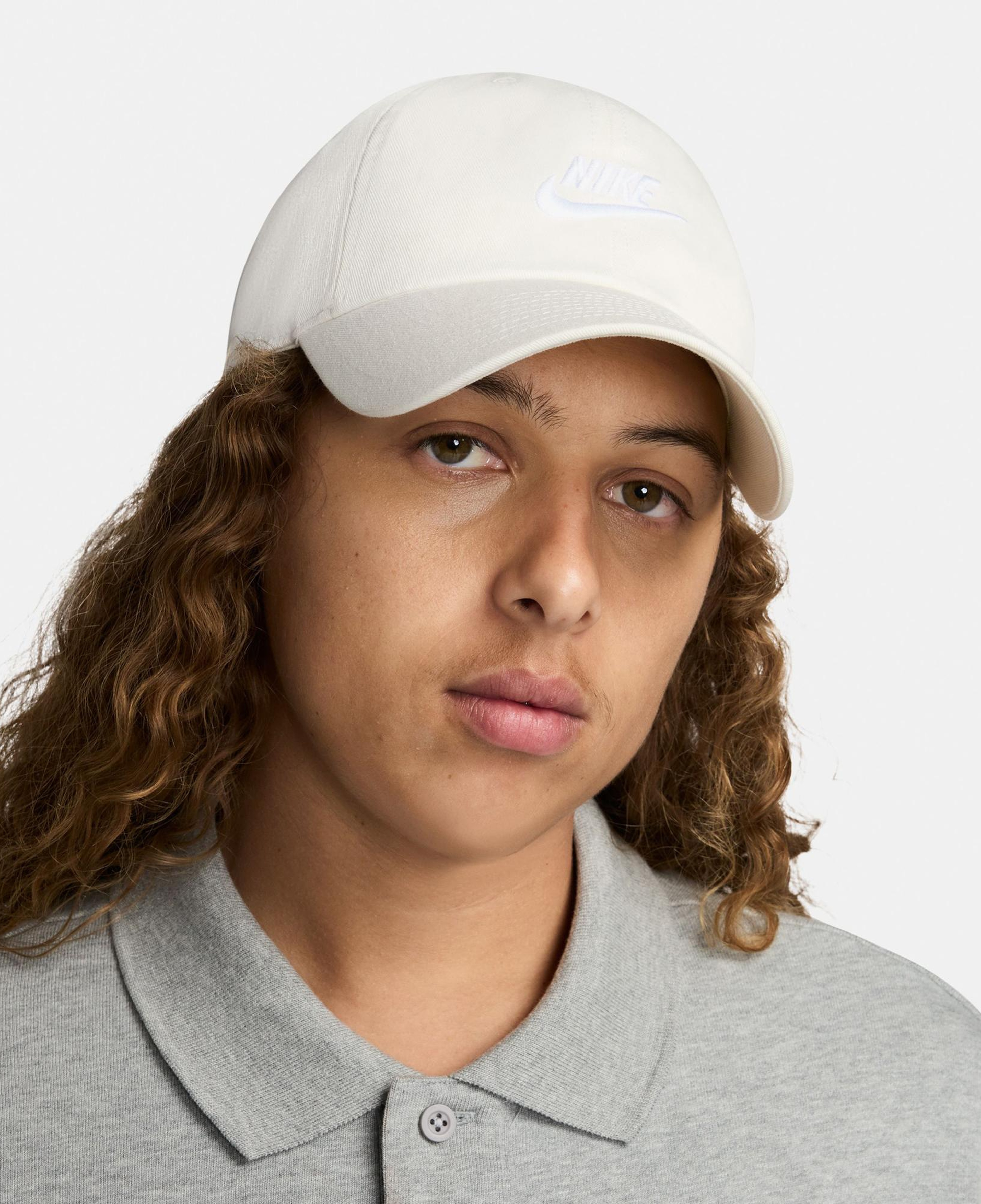 Nike Club Futura Unisex Beyaz Şapka