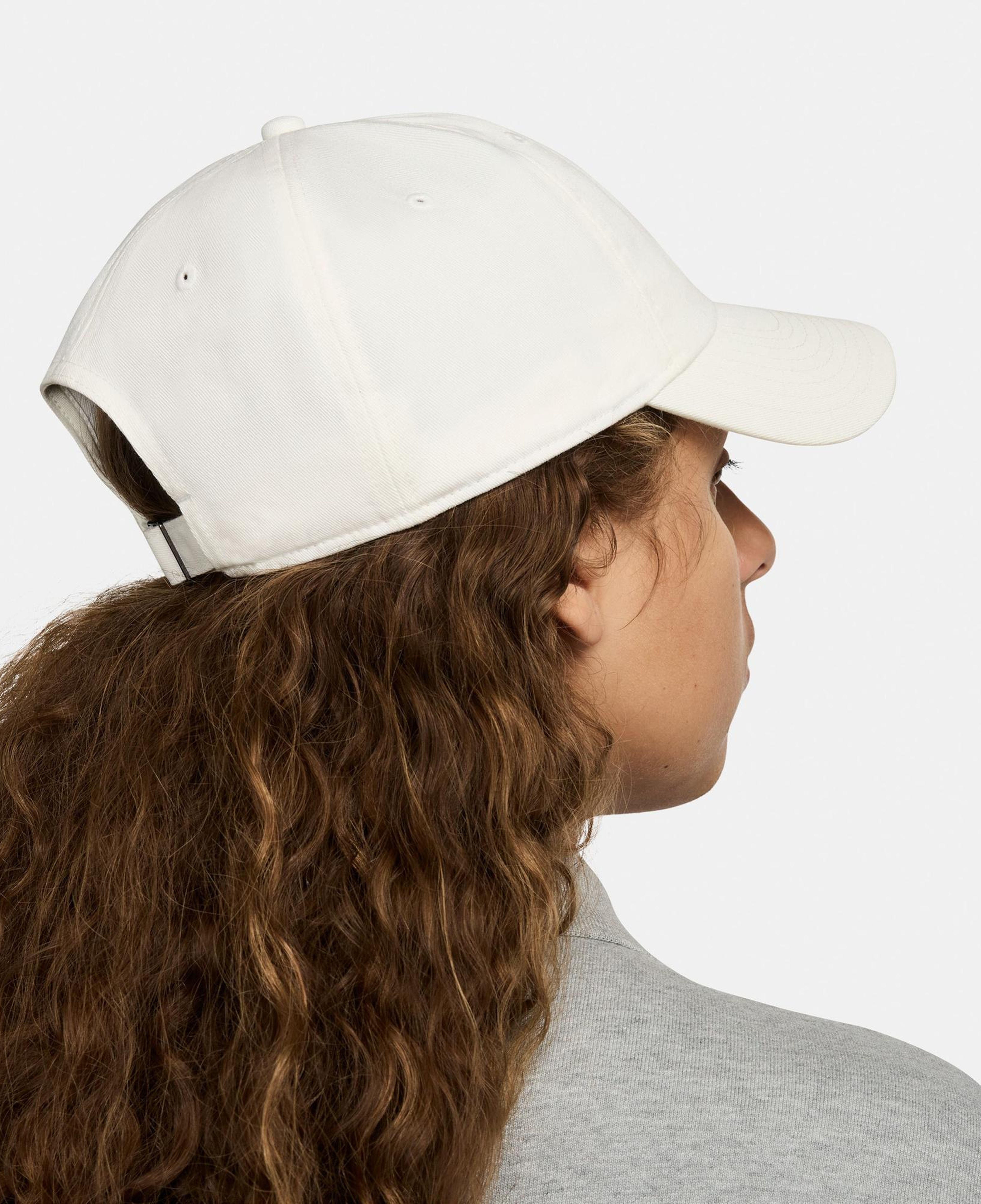 Nike Club Futura Unisex Beyaz Şapka
