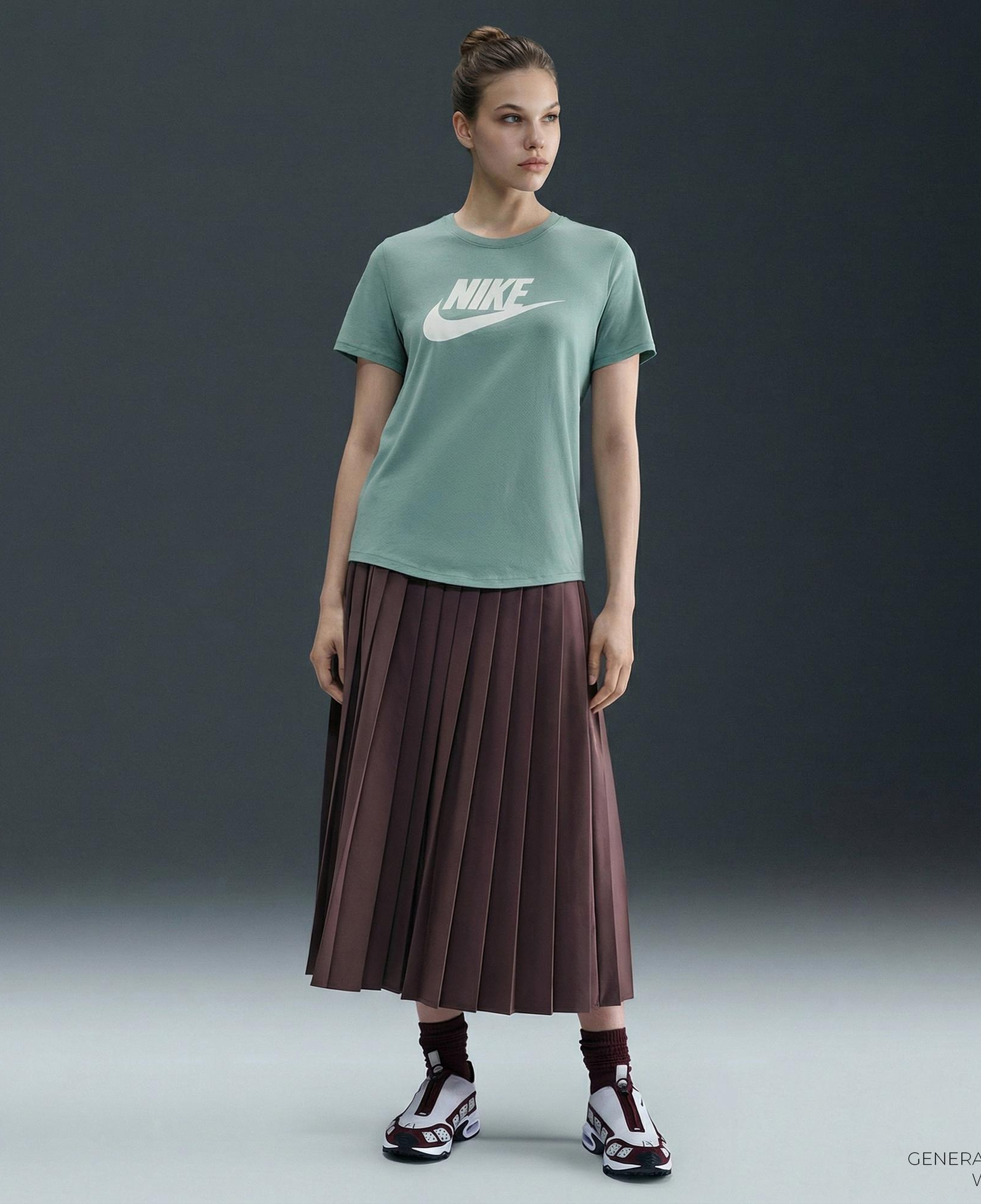 Nike Sportswear Club Essentials Kadın Yeşil T-Shirt