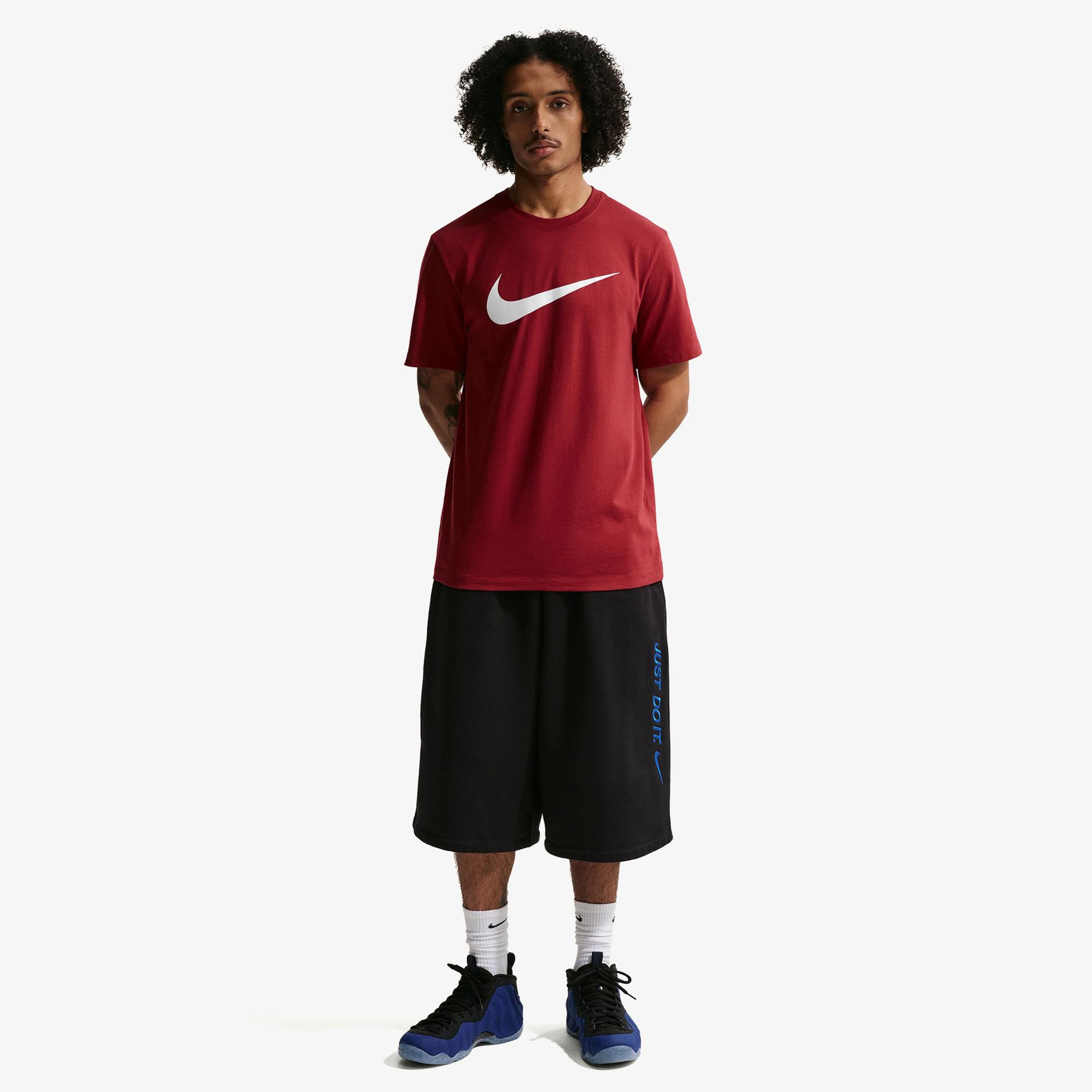 Nike Sportswear Icon Swoosh Erkek Kırmızı T-Shirt